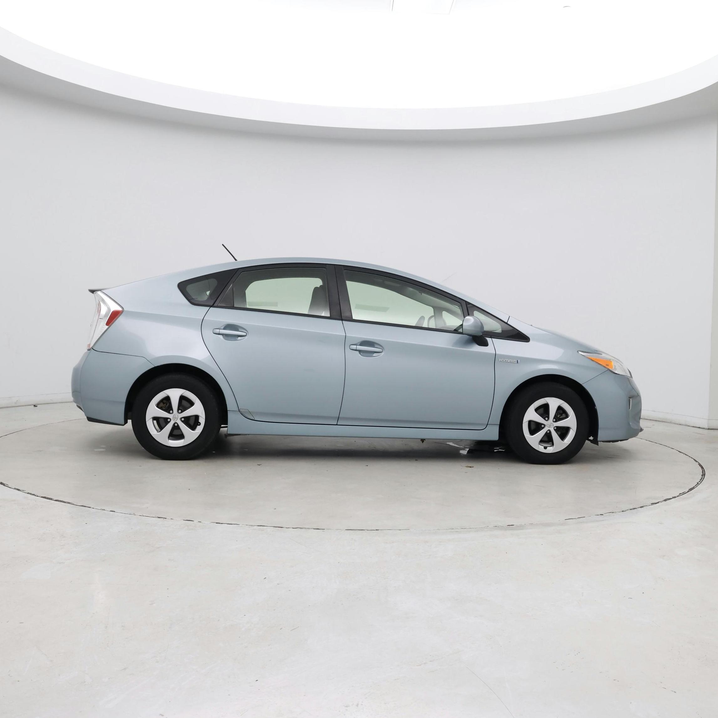 Thumbnail: 2015 Toyota Prius - 7