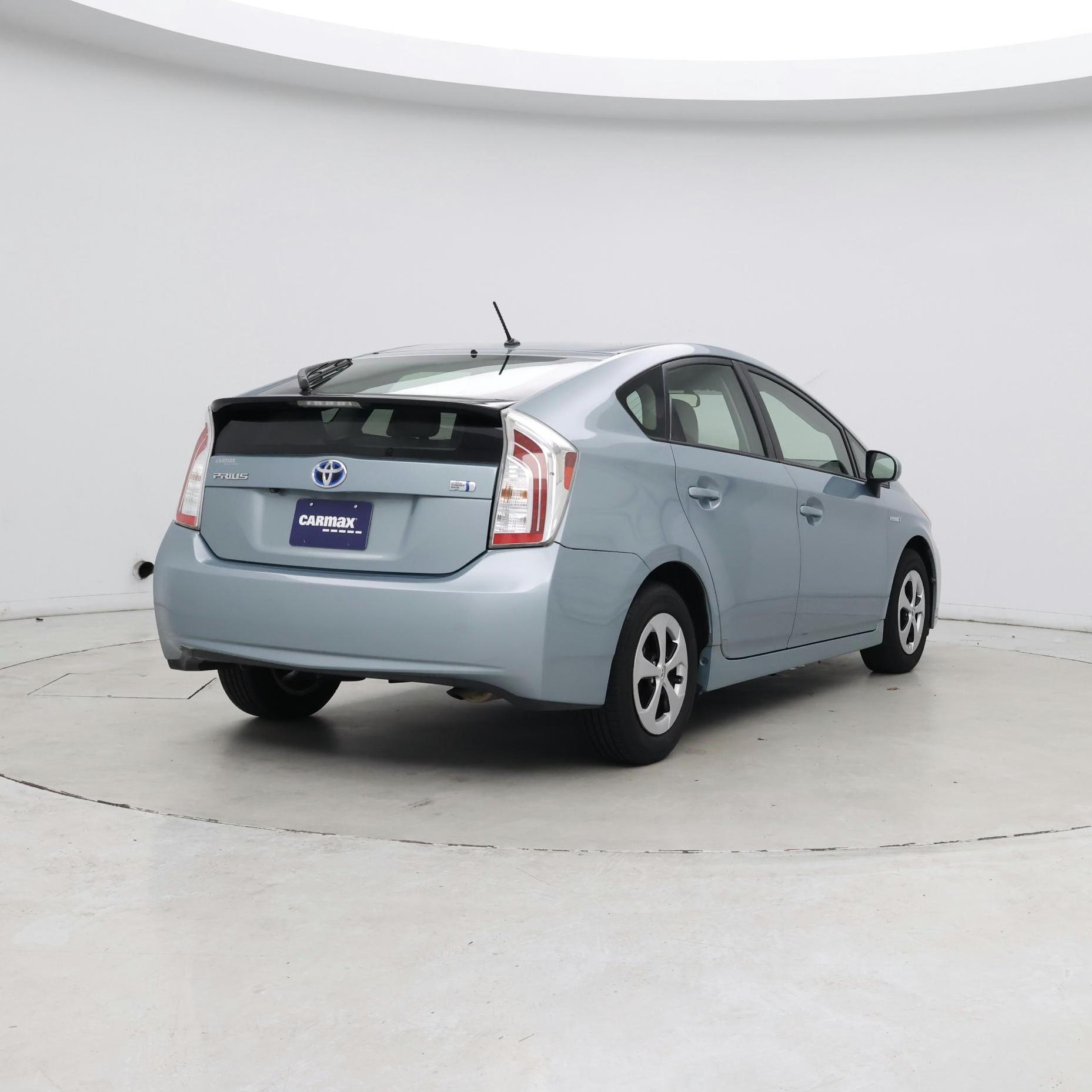 Thumbnail: 2015 Toyota Prius - 8
