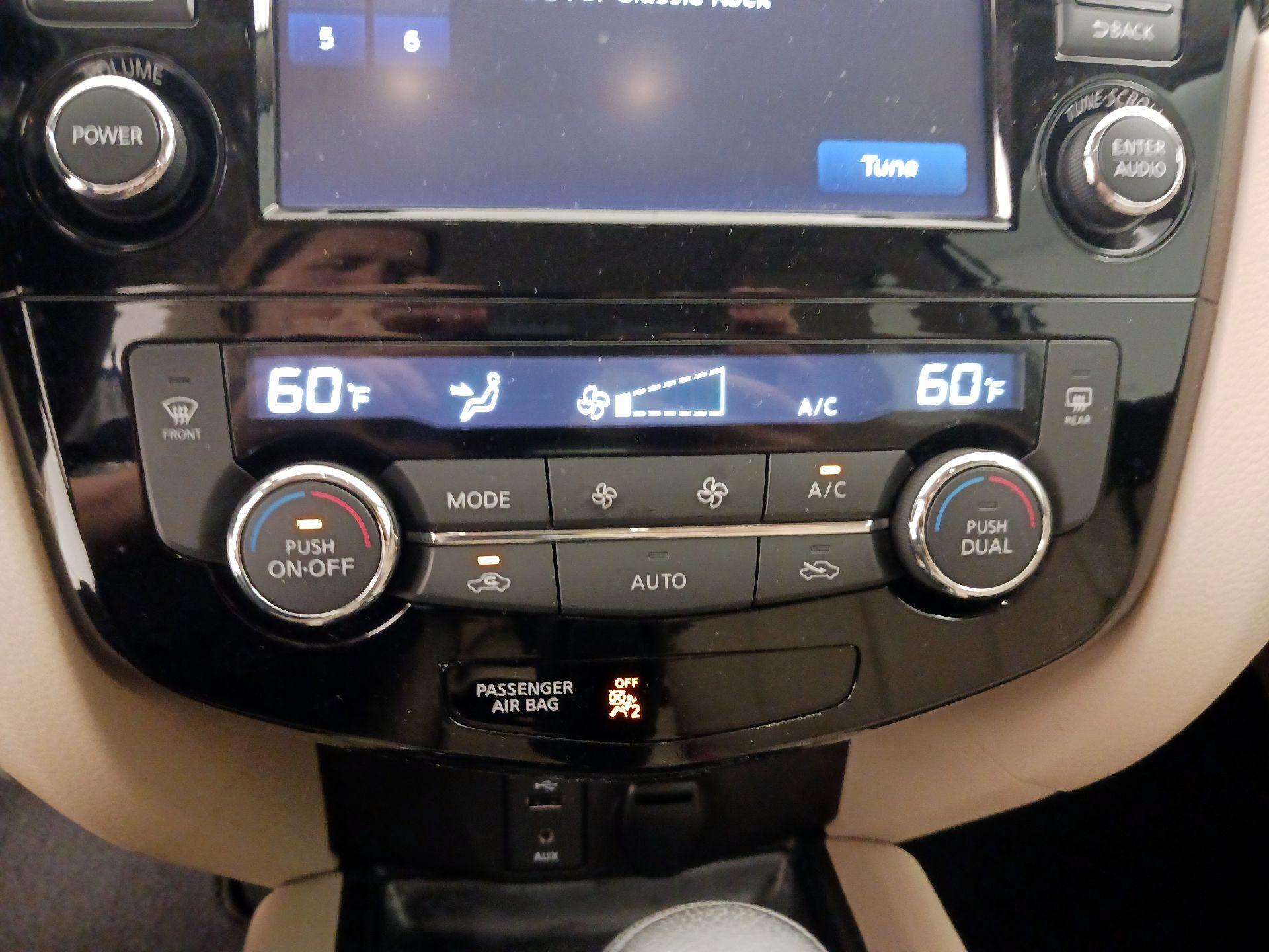 Thumbnail: 2016 Nissan Rogue - 17