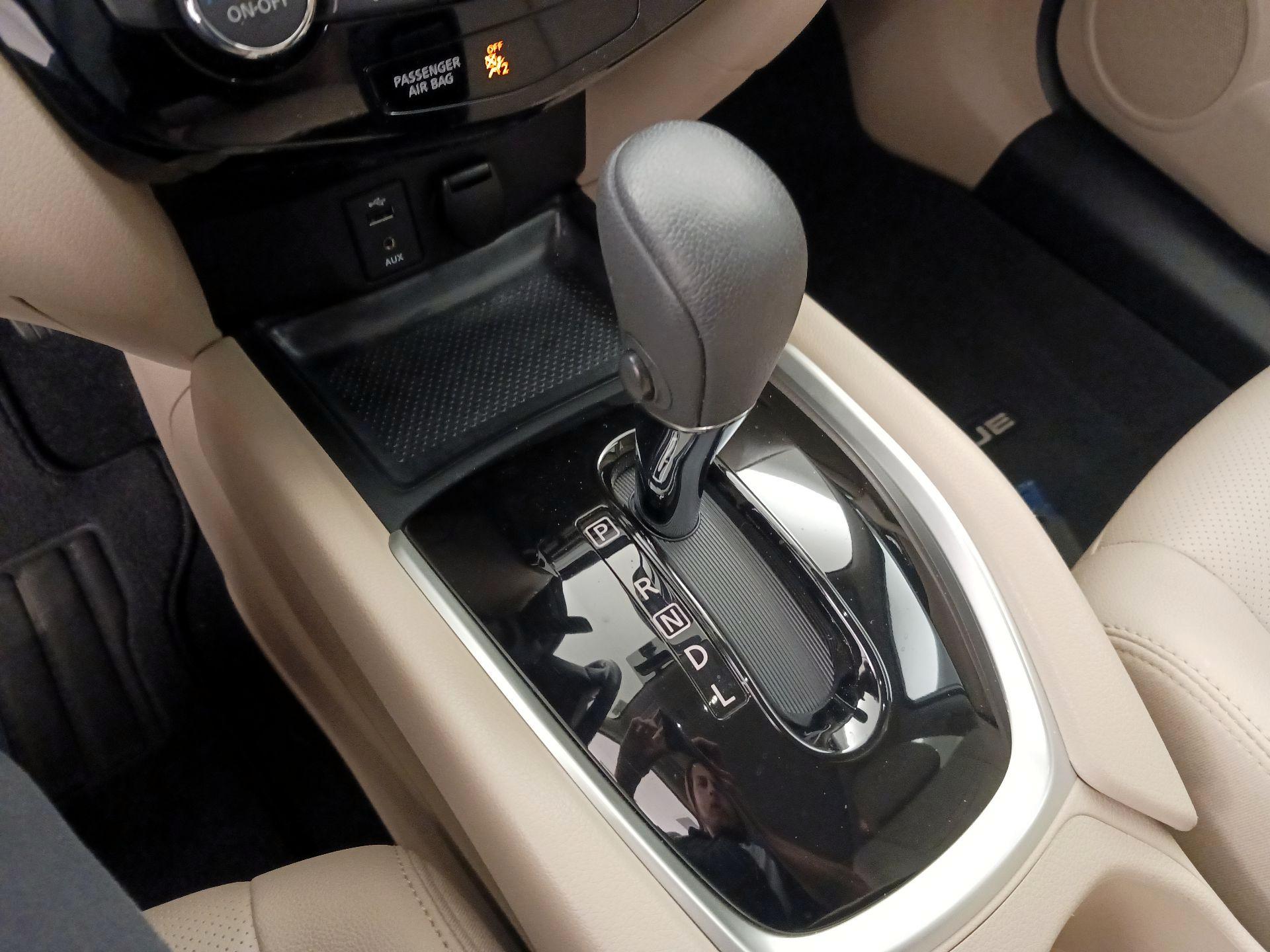 Thumbnail: 2016 Nissan Rogue - 18