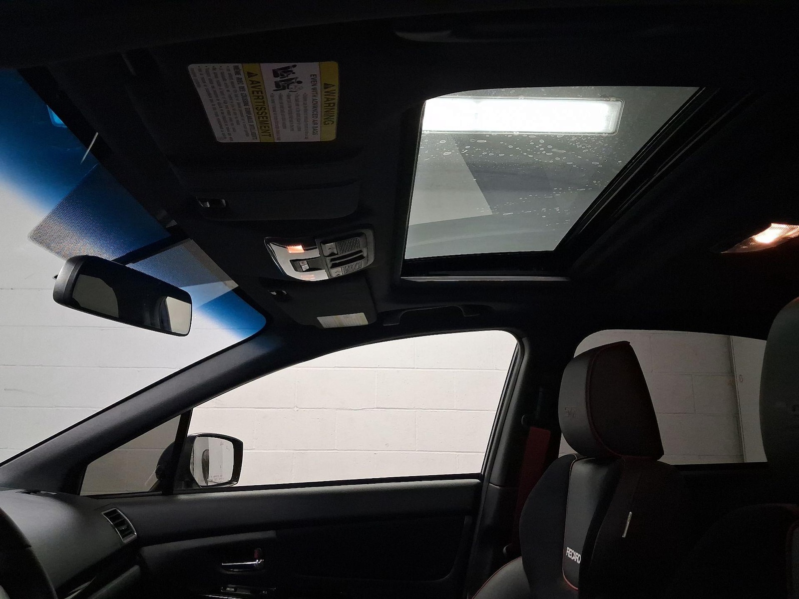 Sunroof(s) & Overhead Airbags