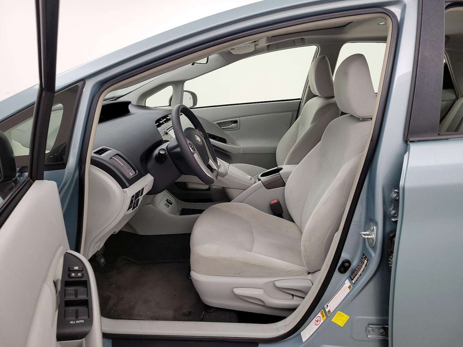 2014 Toyota Prius Three - Photo 12