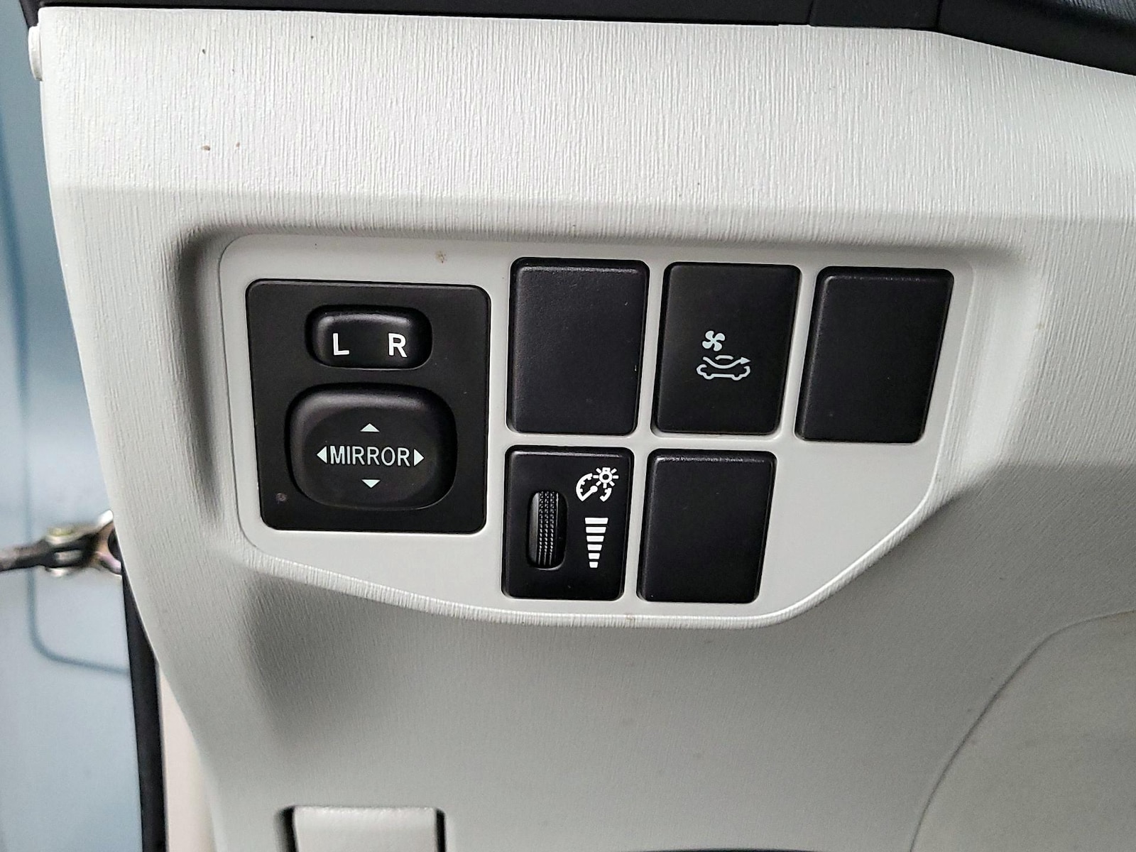 2014 Toyota Prius Three - Photo 14