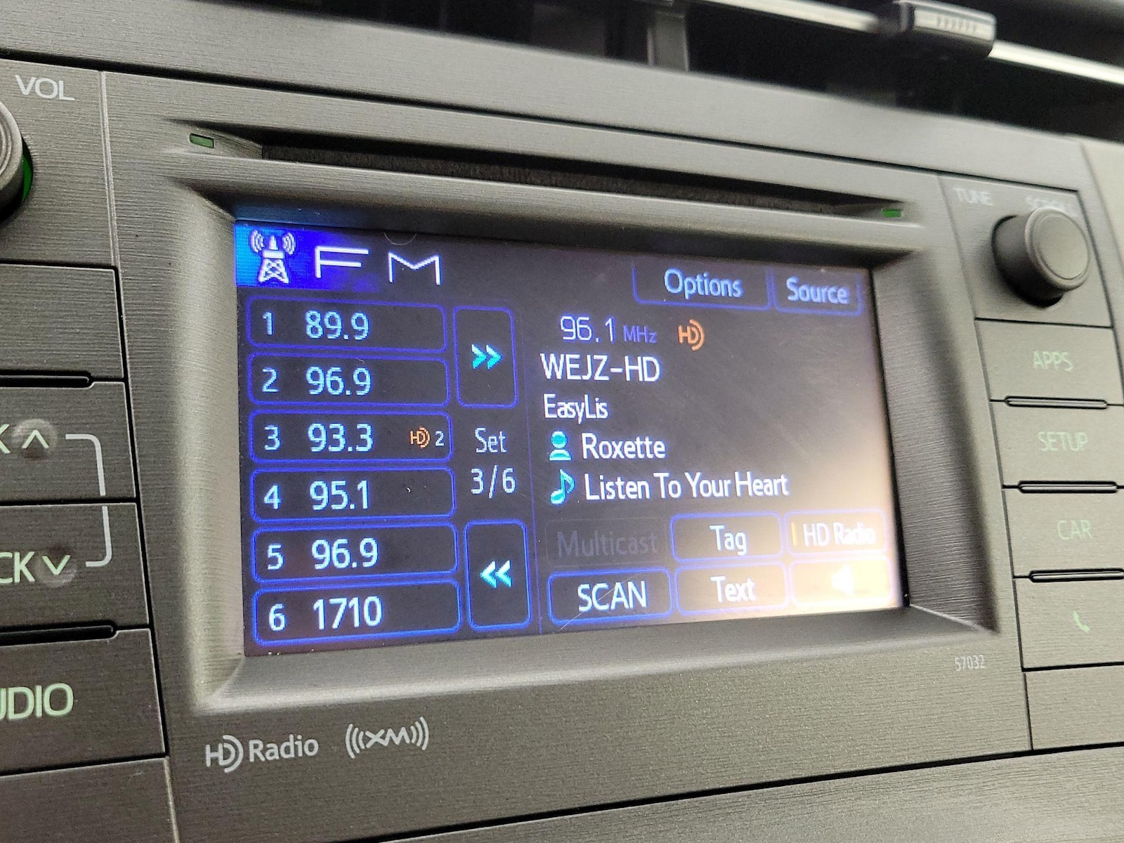 2014 Toyota Prius Three - Photo 17