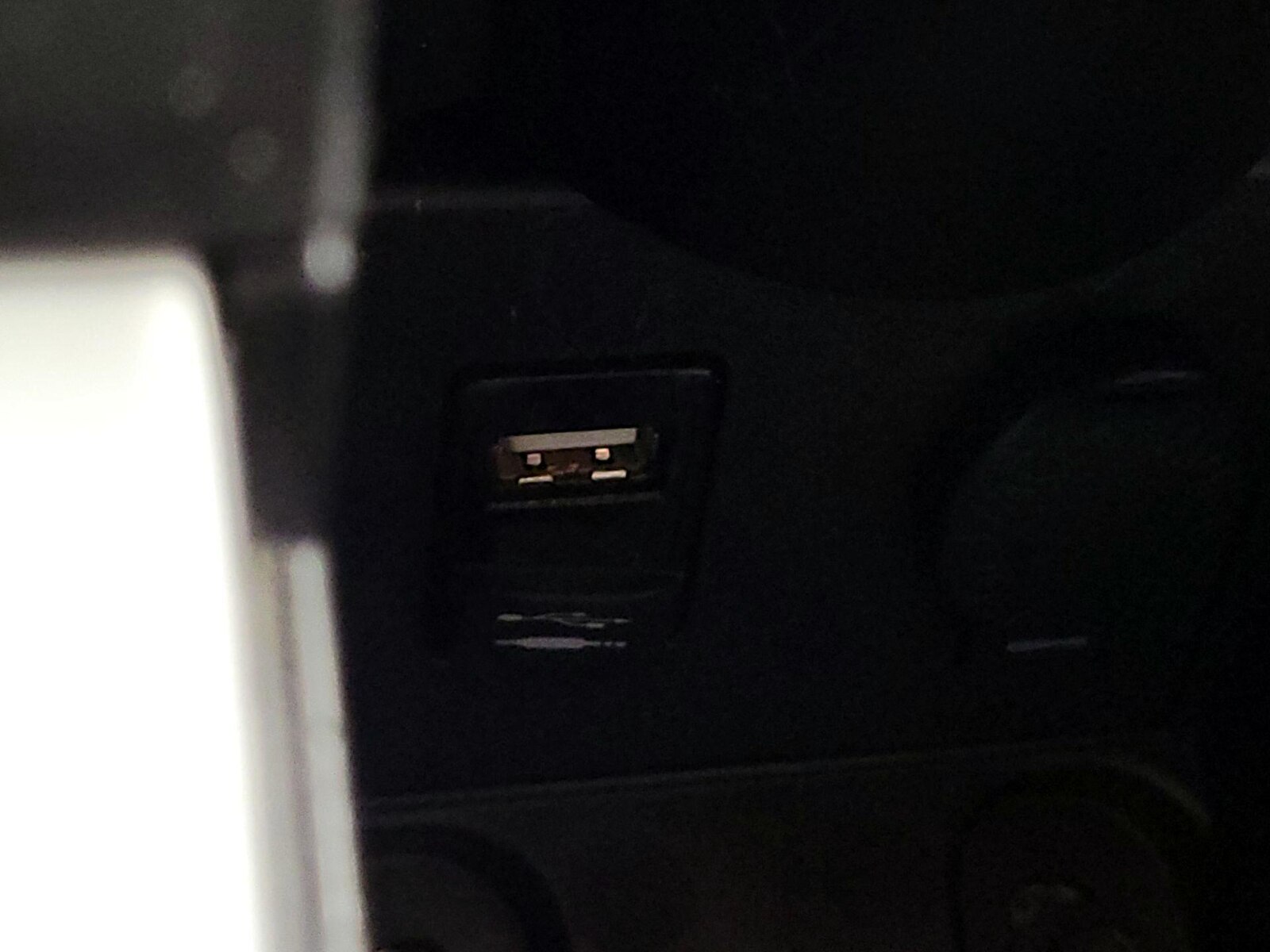 2014 Toyota Prius Three - Photo 20