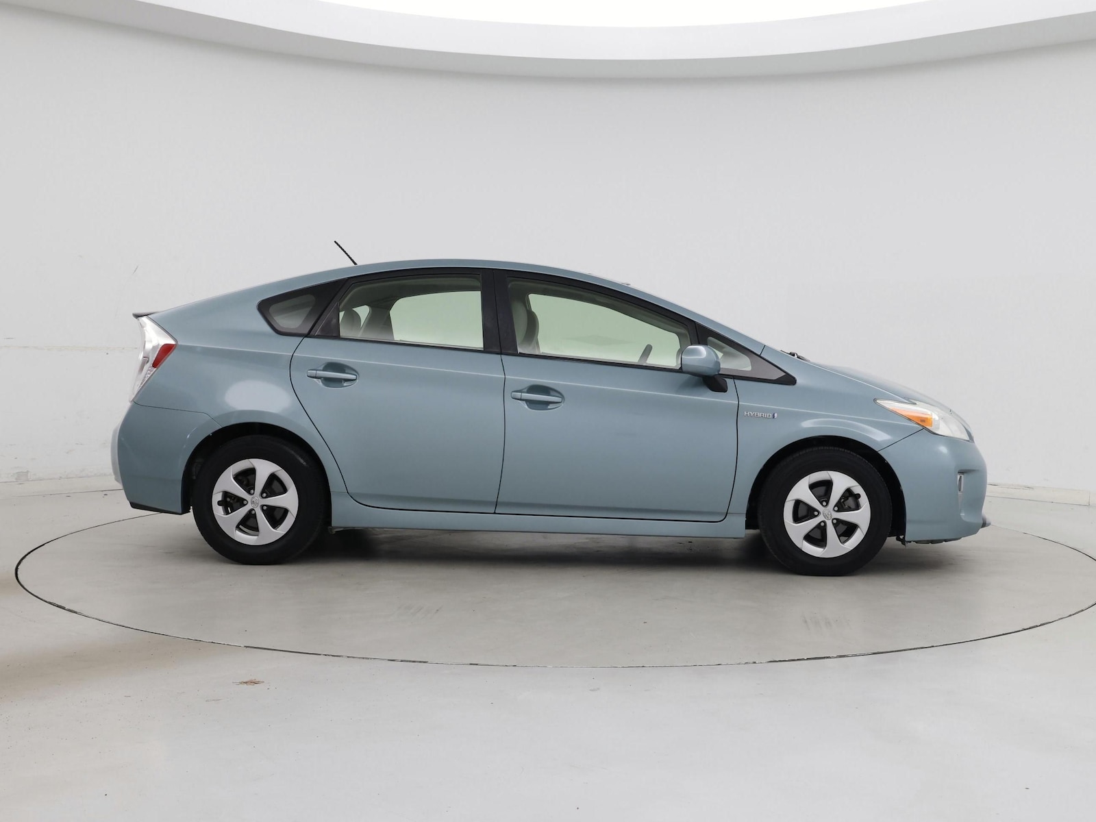 2014 Toyota Prius Three - Photo 8