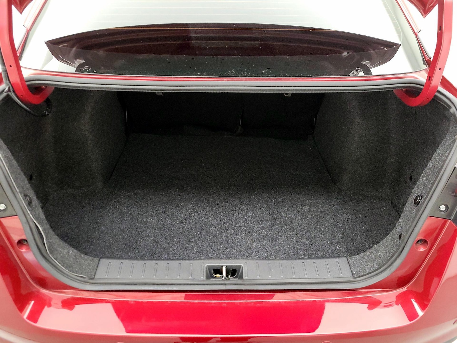 2024 Nissan Versa Sedan SV - Photo 20