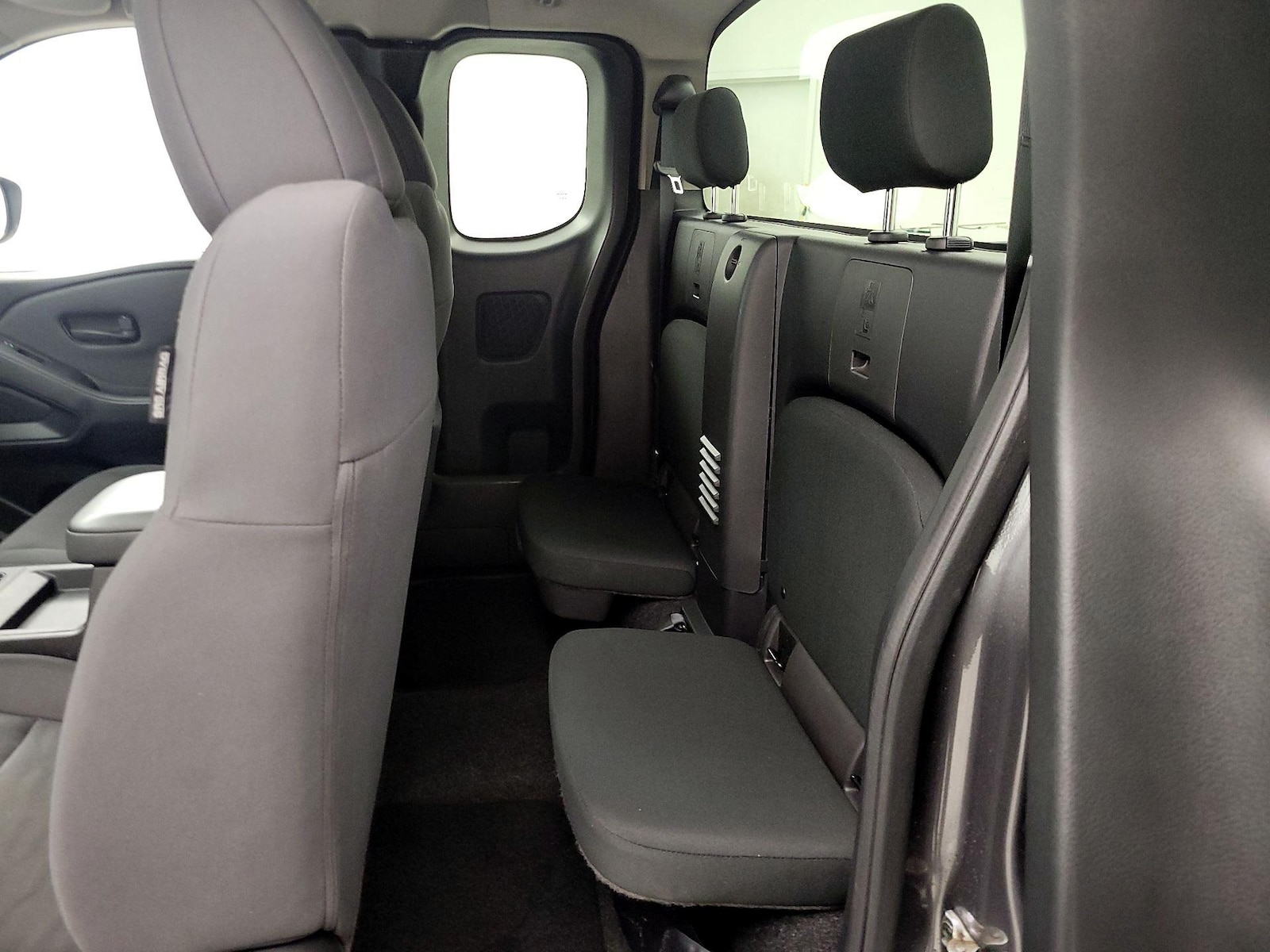 2022 Nissan Frontier S - Photo 20