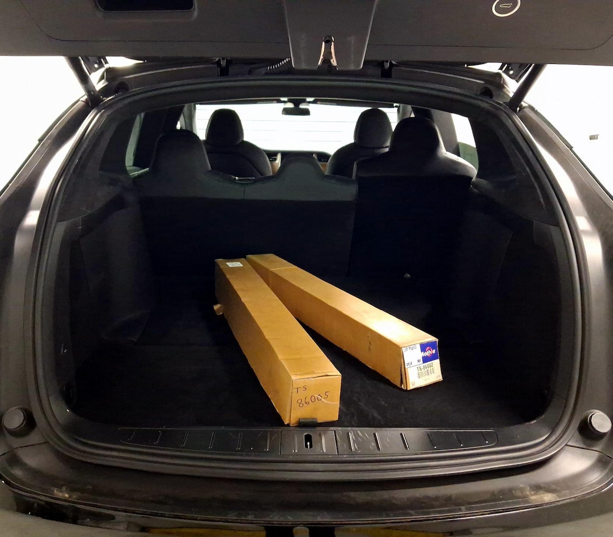Trunk/Cargo (Seats Up)