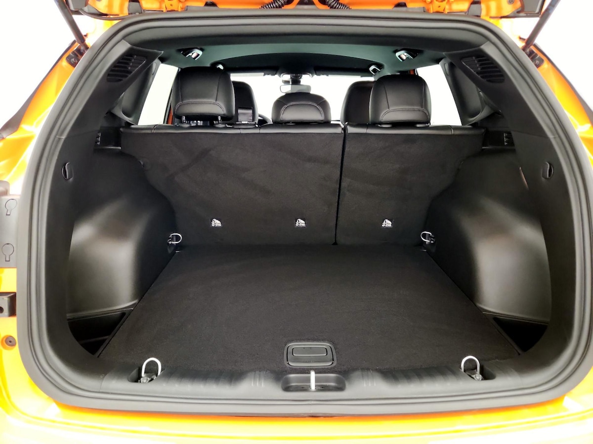 Trunk/Cargo (Seats Up)