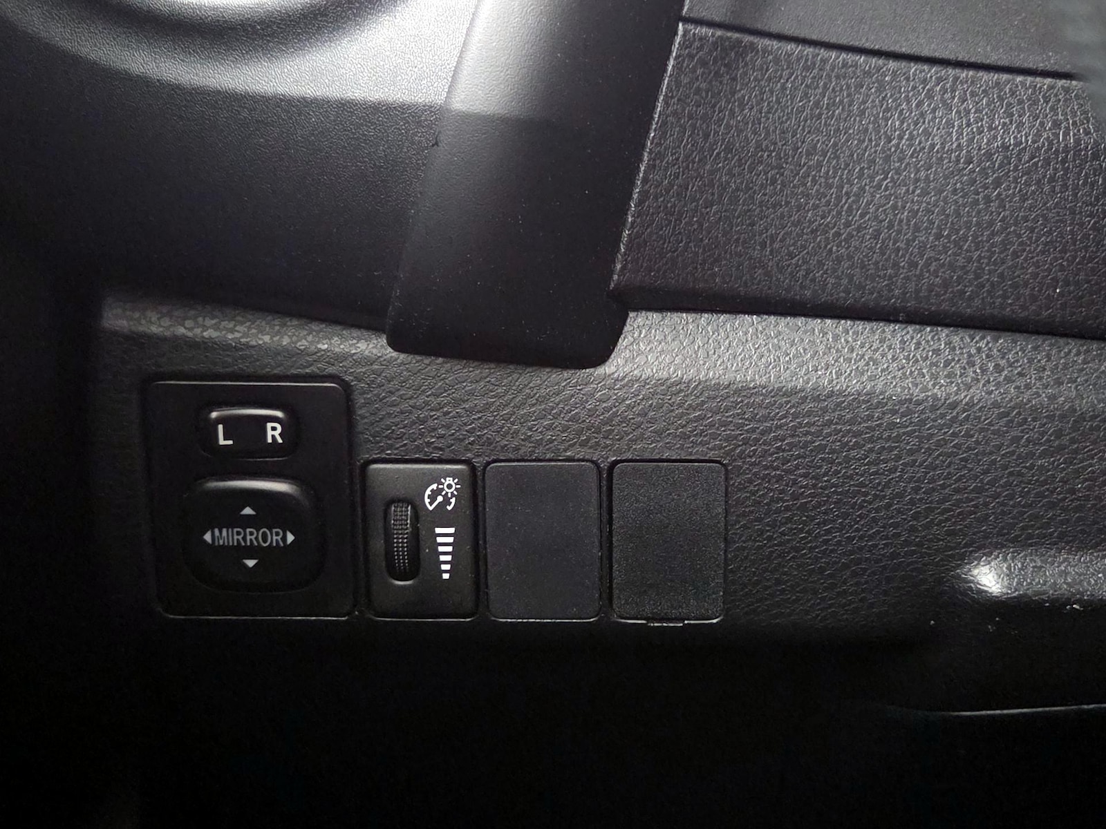 2019 Toyota Corolla LE - Photo 14