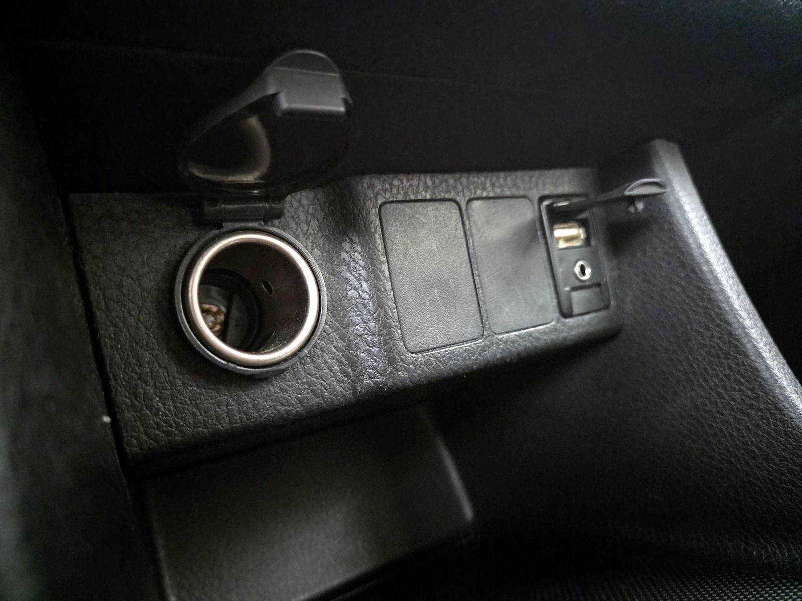 2019 Toyota Corolla LE - Photo 19