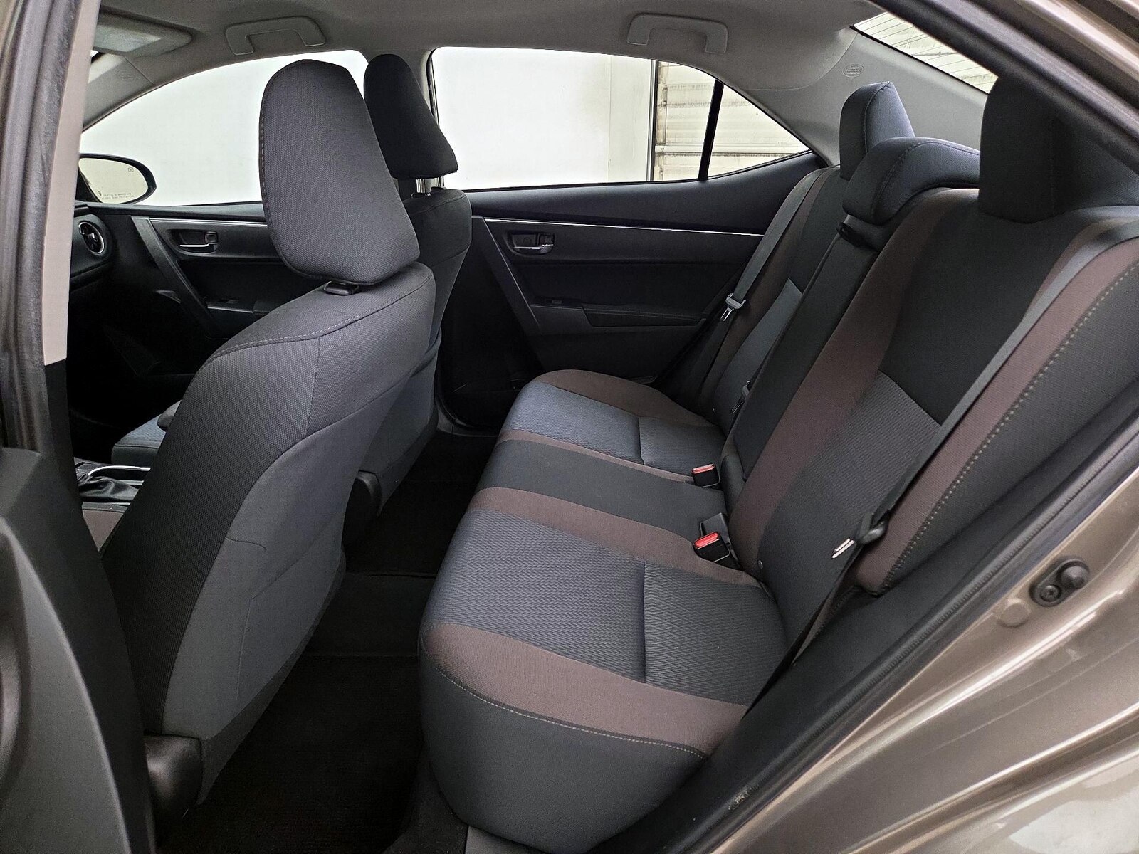 2019 Toyota Corolla LE - Photo 20