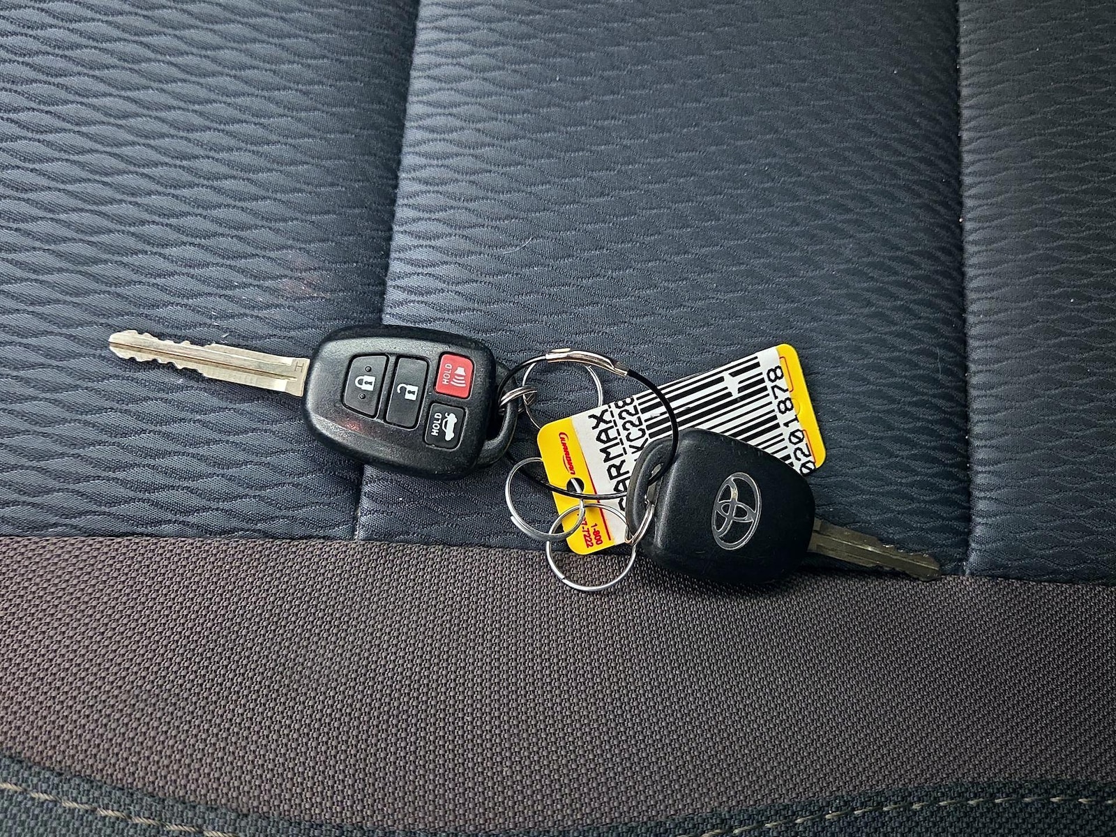2019 Toyota Corolla LE - Photo 23