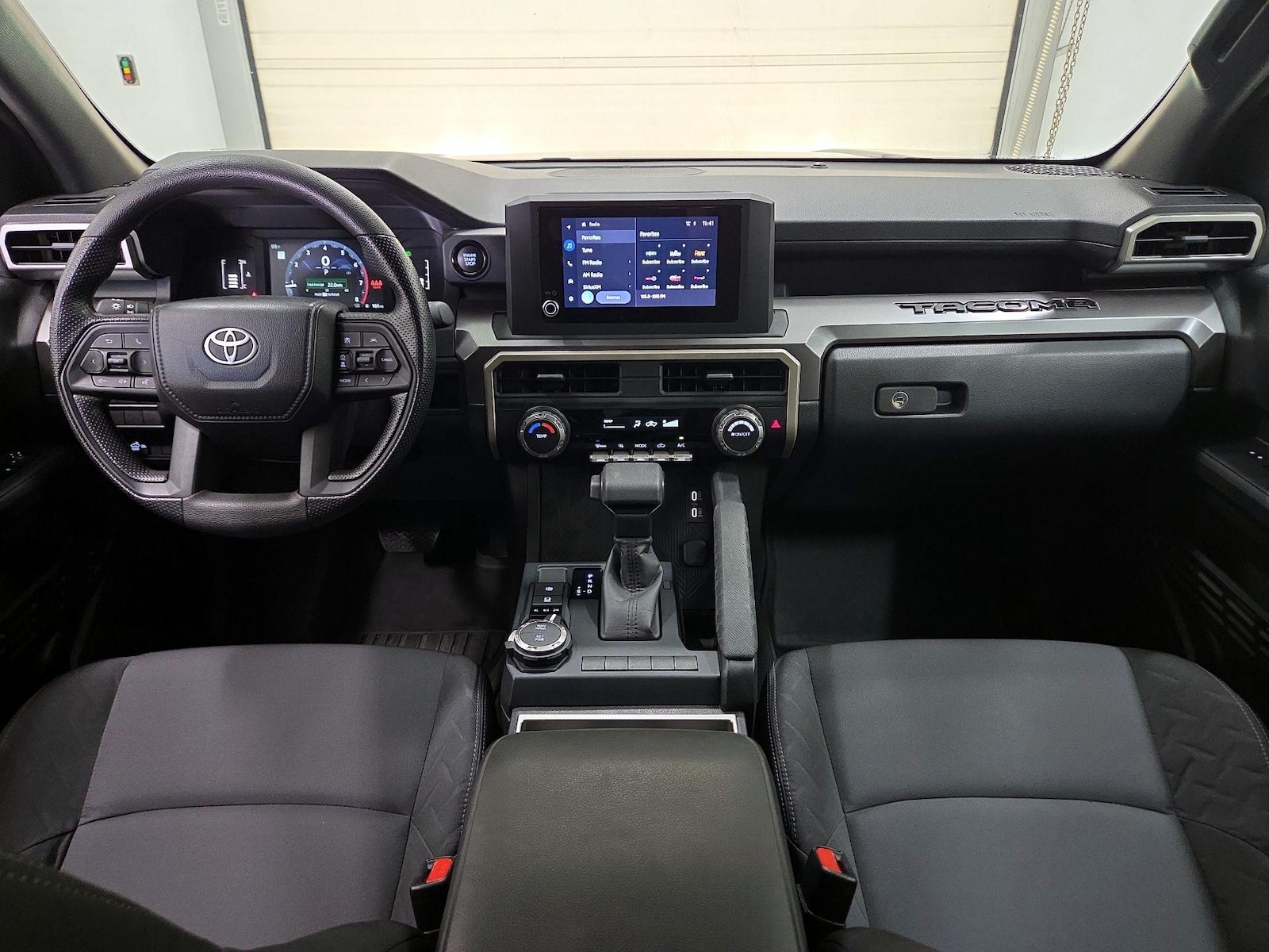 2024 Toyota Tacoma SR5 - Photo 10