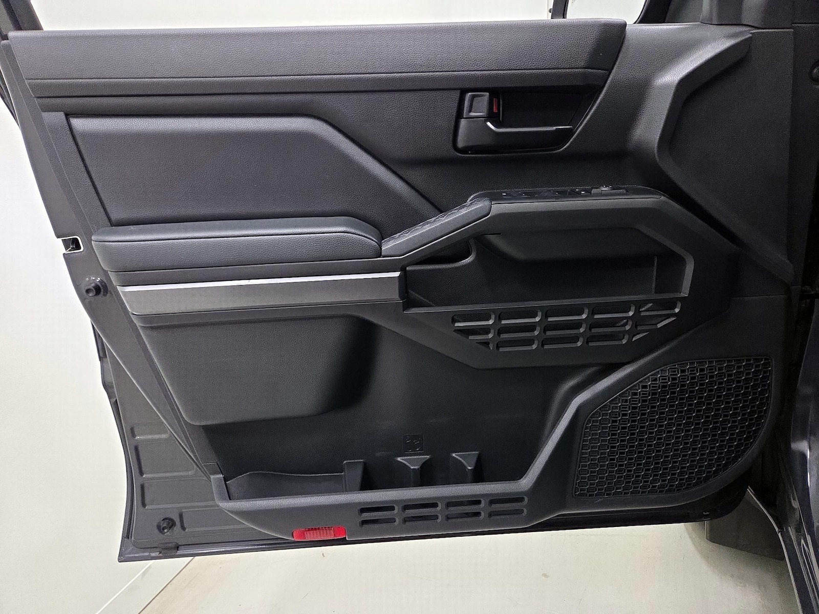2024 Toyota Tacoma SR5 - Photo 13