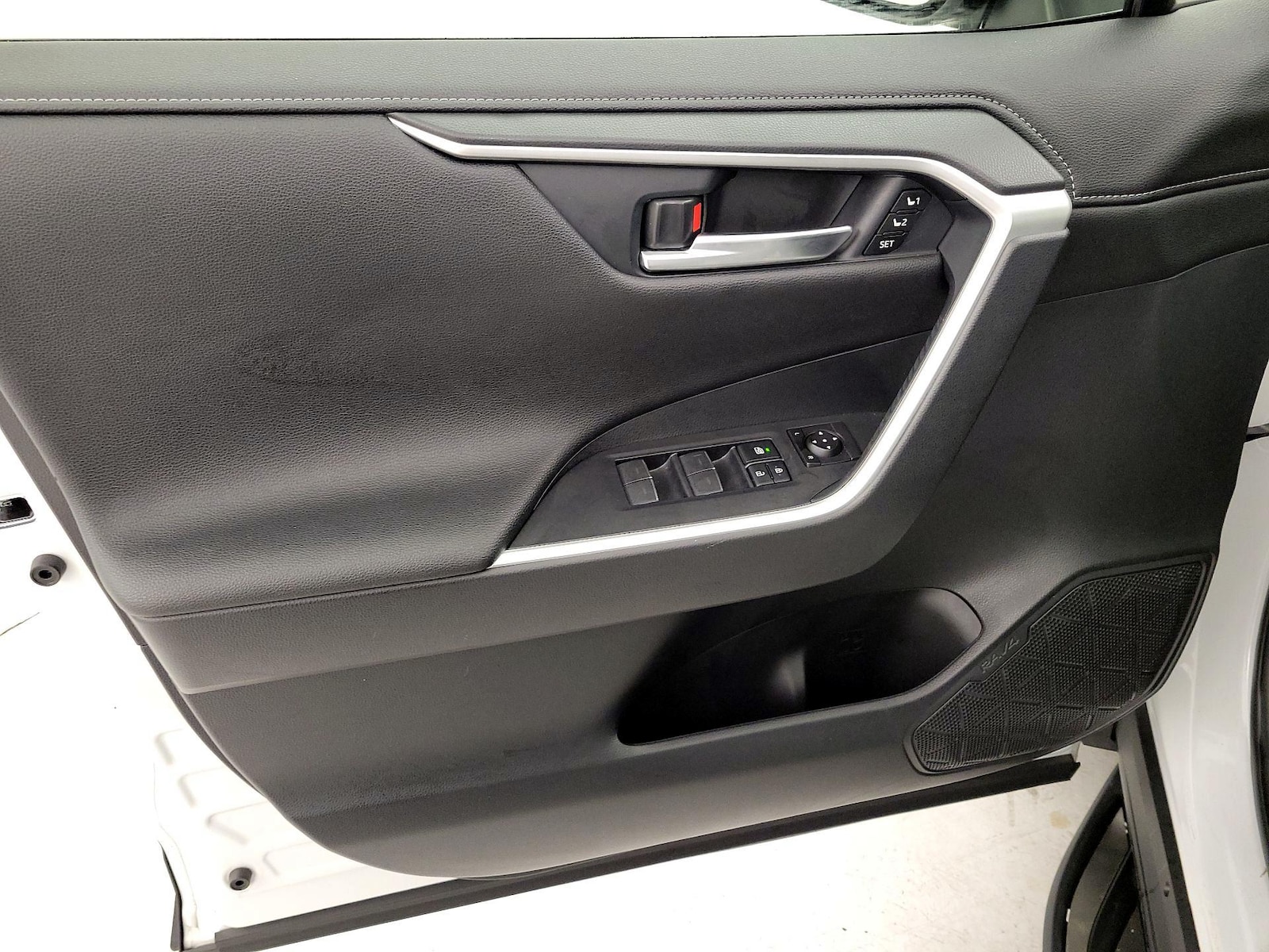 2023 Toyota RAV4 Limited - Photo 13