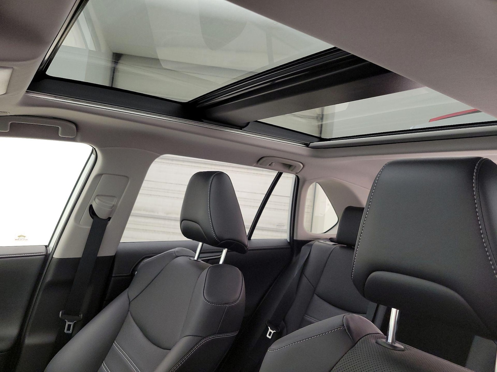 2023 Toyota RAV4 Limited - Photo 19