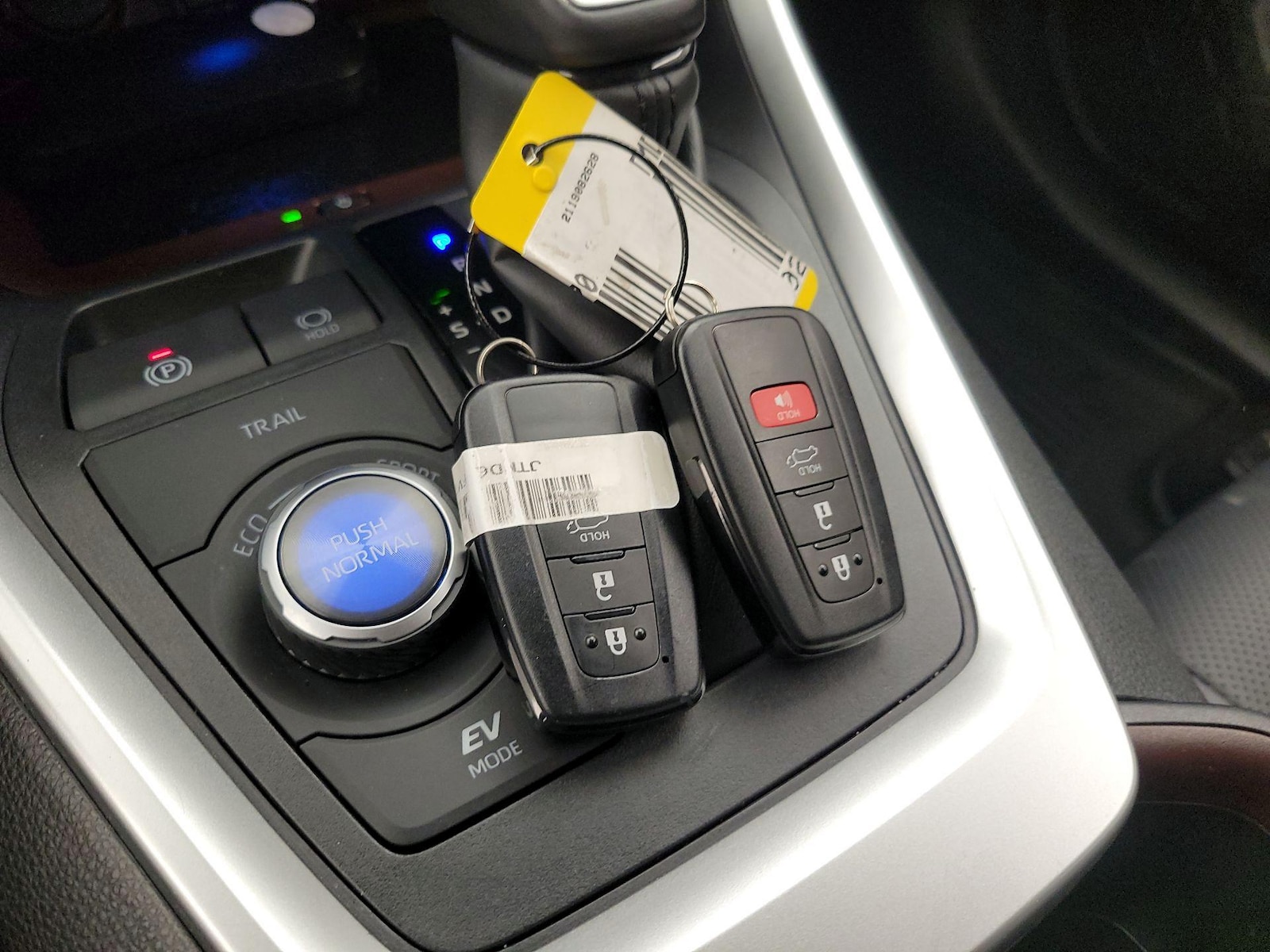 2023 Toyota RAV4 Limited - Photo 24