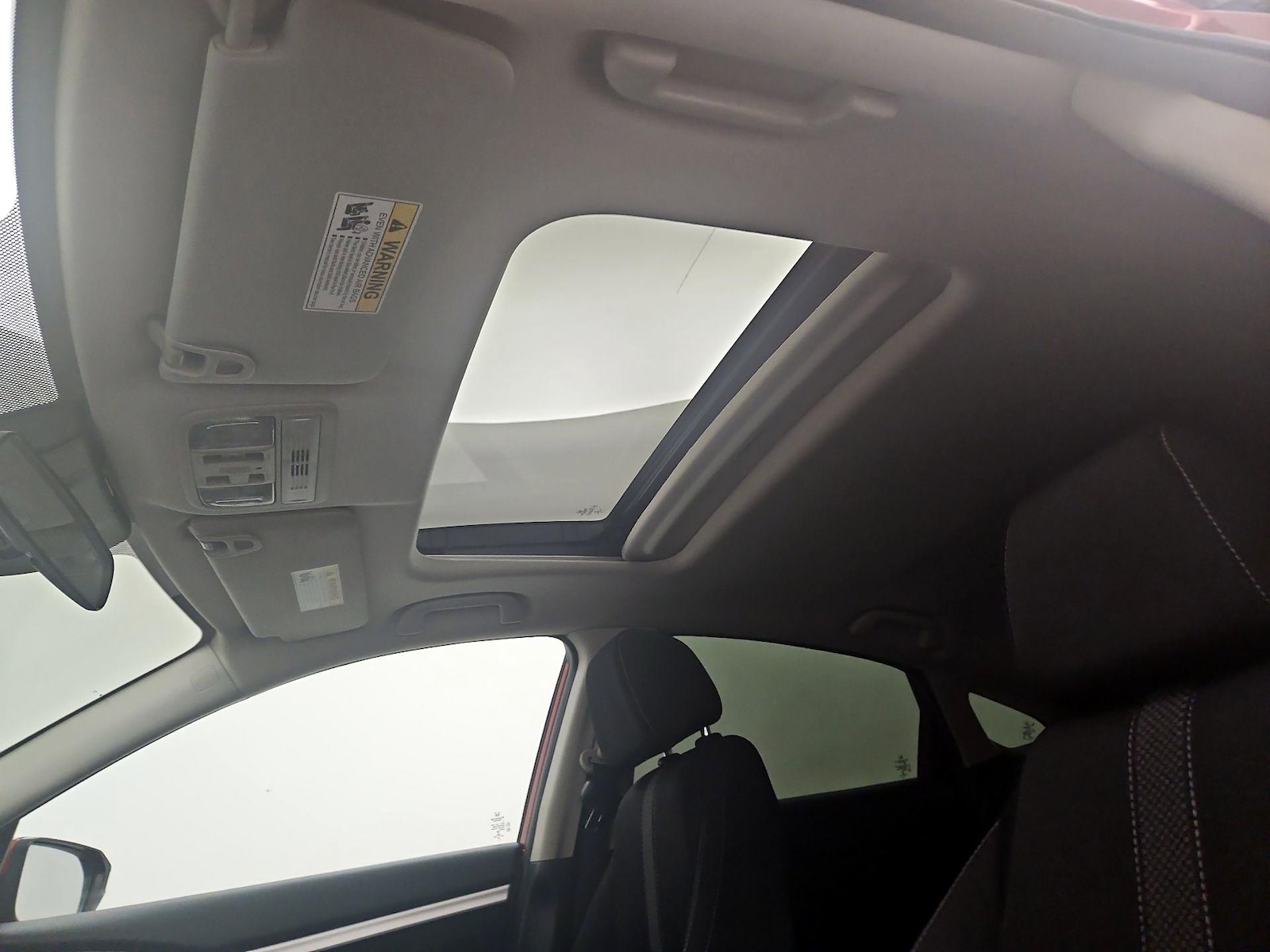 Sunroof(s) & Overhead Airbags