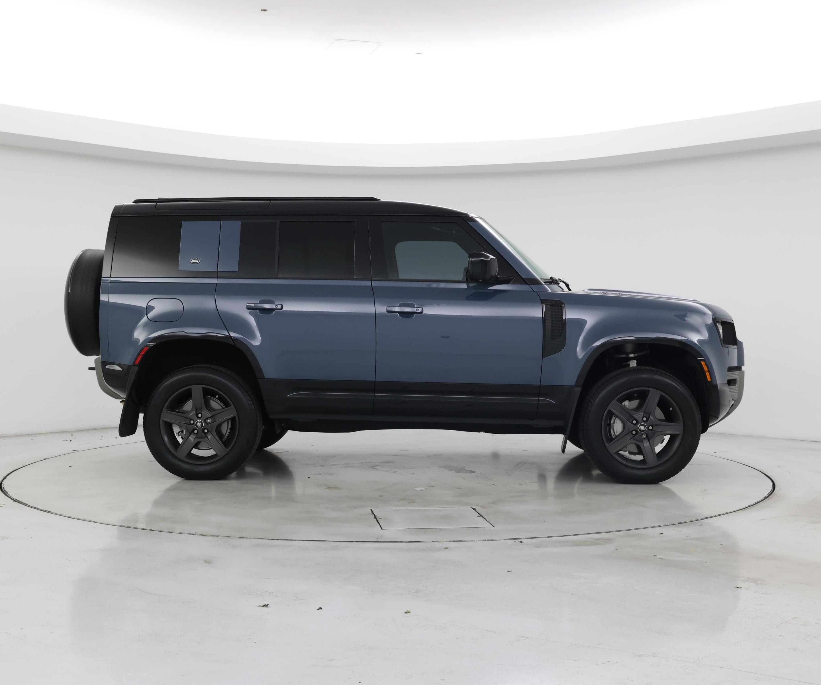 Thumbnail: 2024 Land Rover Defender - 7