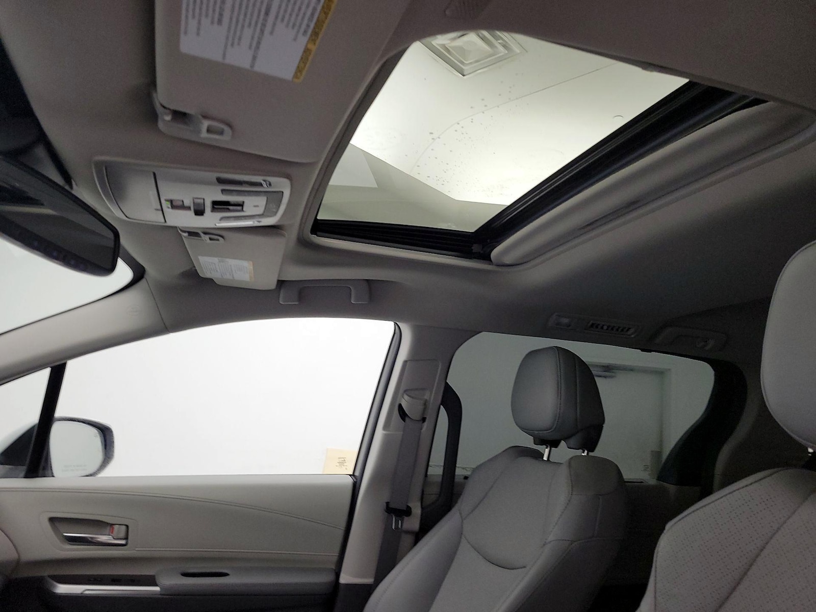 Sunroof(s) & Overhead Airbags