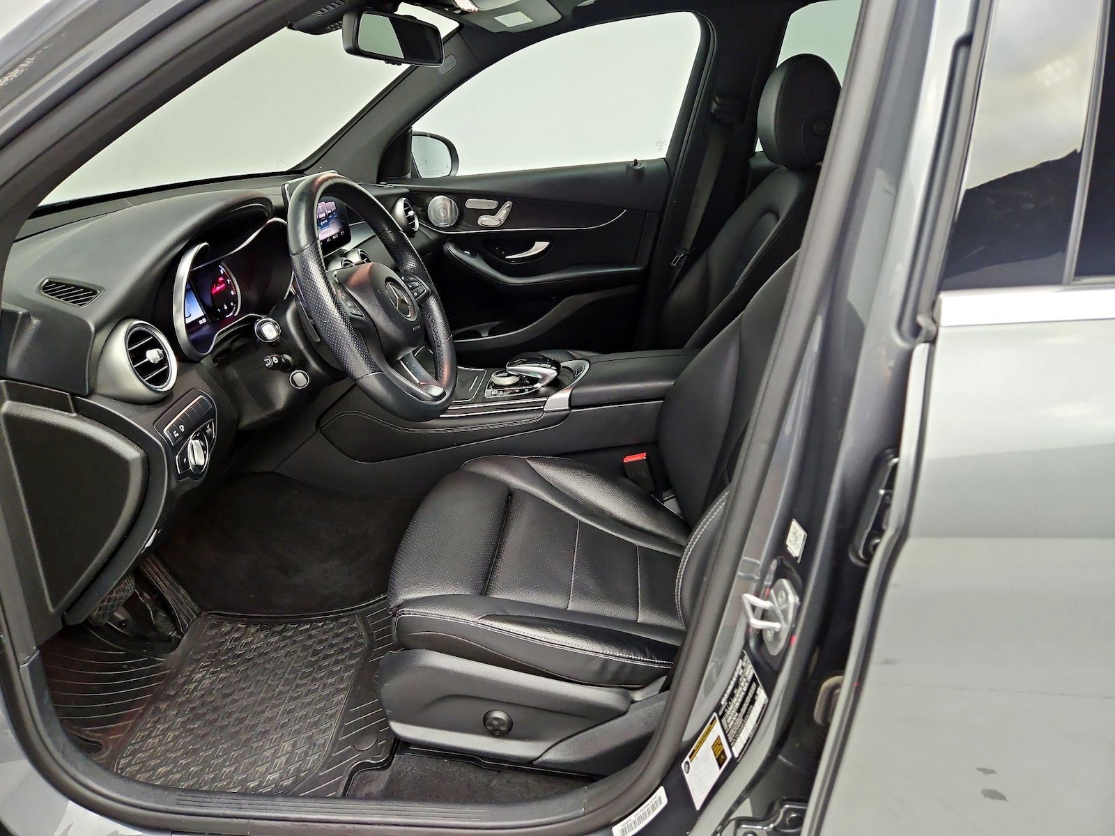 2018 Mercedes-Benz GLC GLC300 - Photo 12