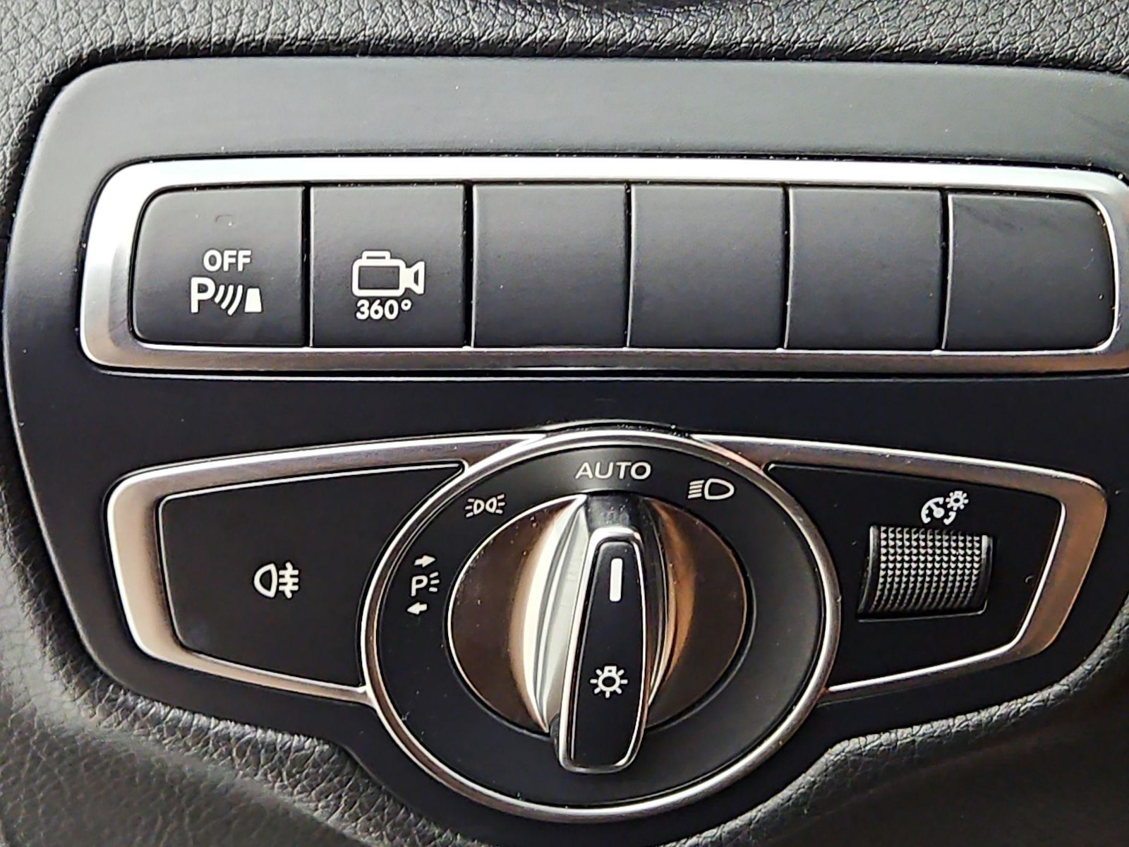 2018 Mercedes-Benz GLC GLC300 - Photo 14