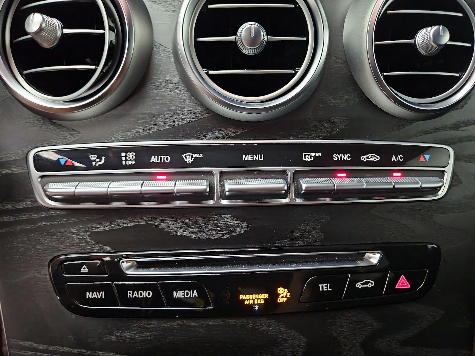 2018 Mercedes-Benz GLC GLC300 - Photo 17