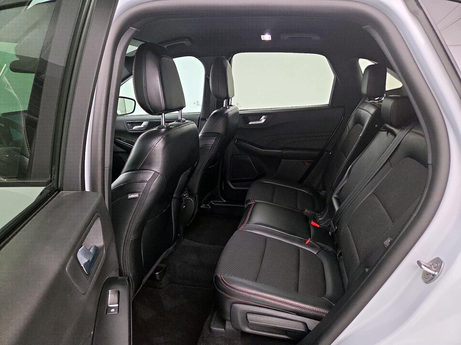 2025 Ford Escape ST-Line - Photo 21