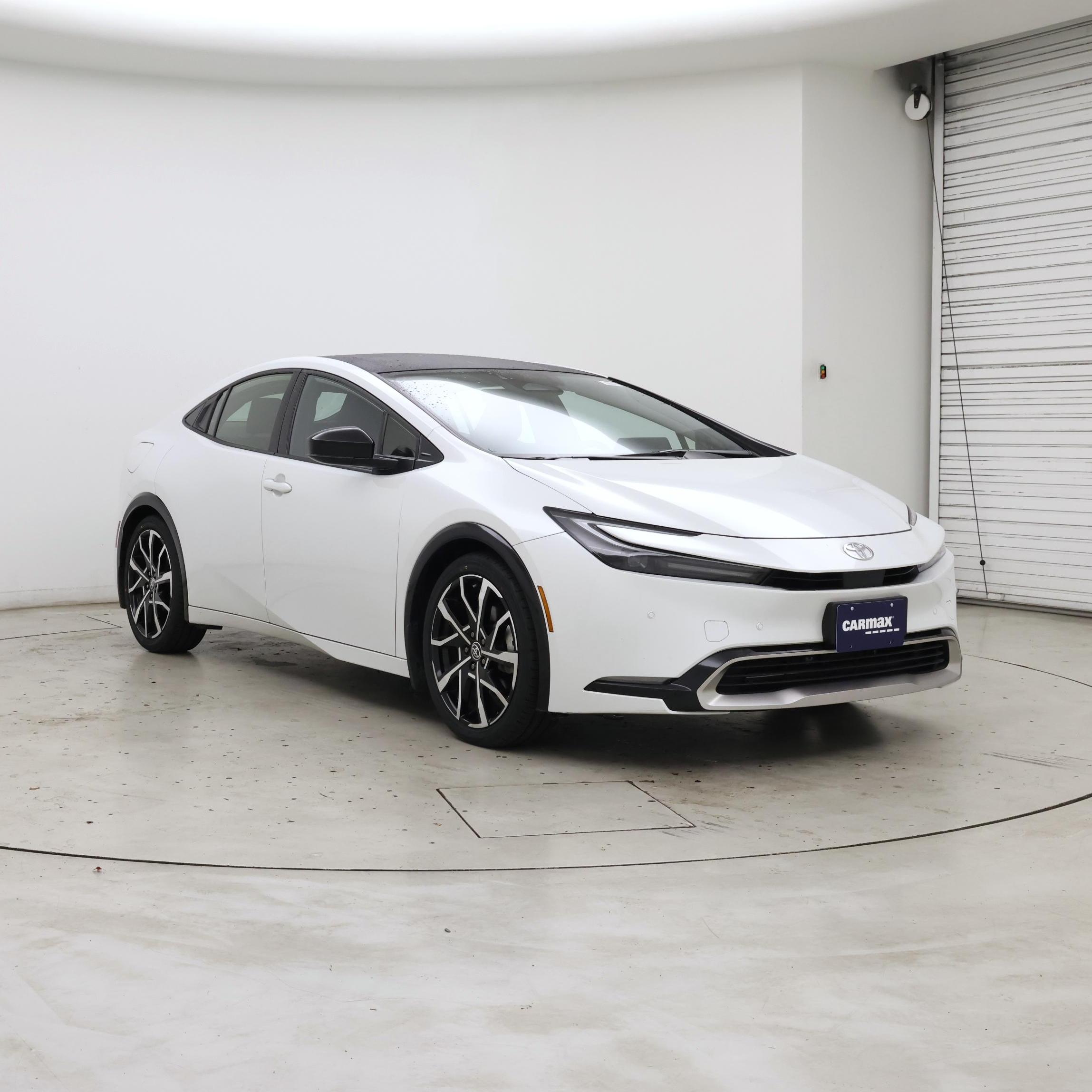 Silver 2023 Toyota Prius Prime Hatchback Front-Wheel Drive Automatic