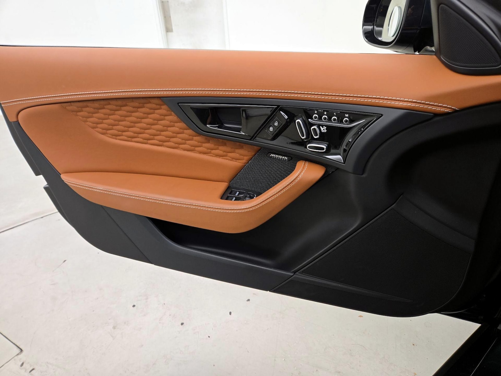 2021 Jaguar F-TYPE Base - Photo 13