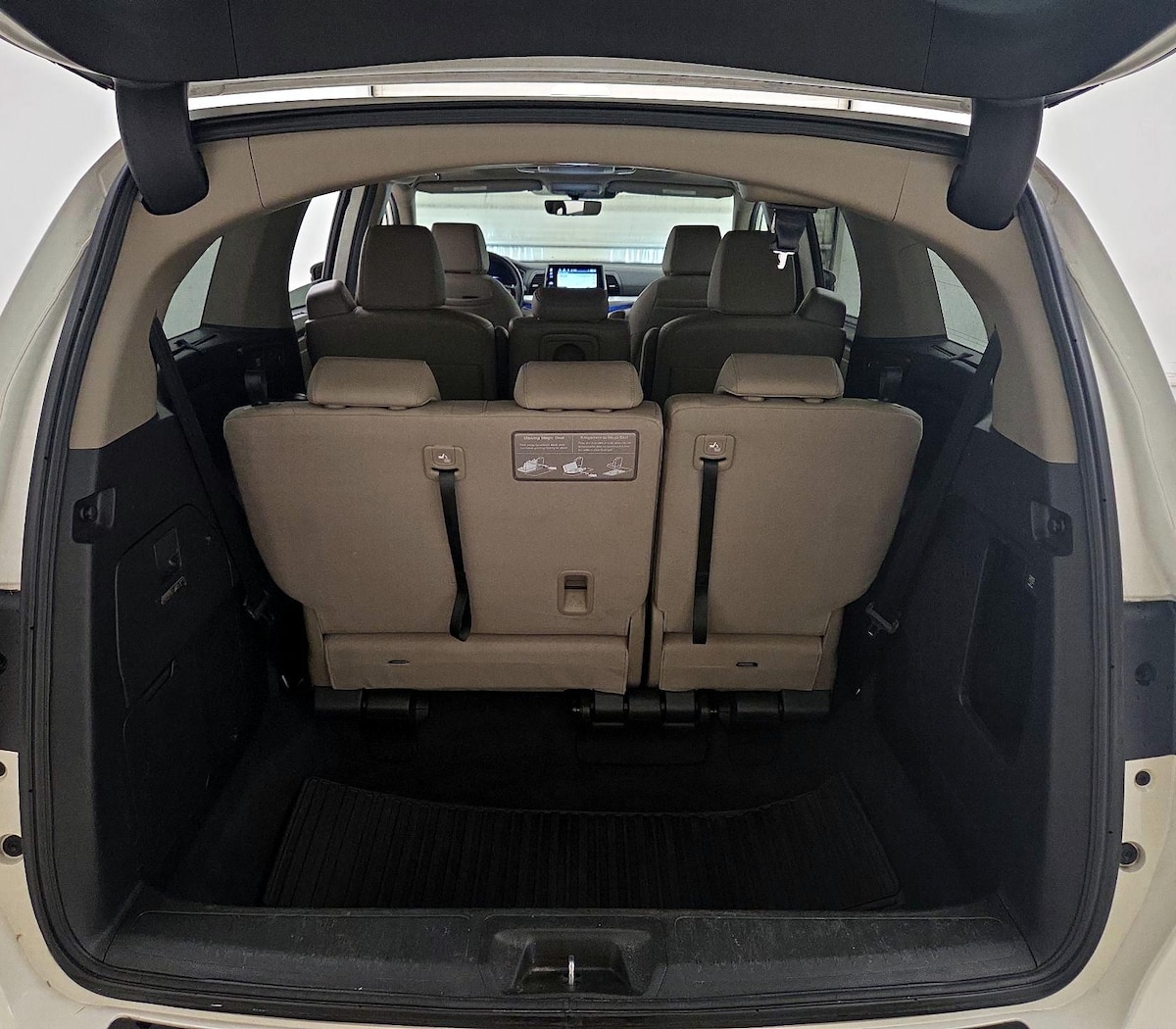 Trunk/Cargo (Seats Up)