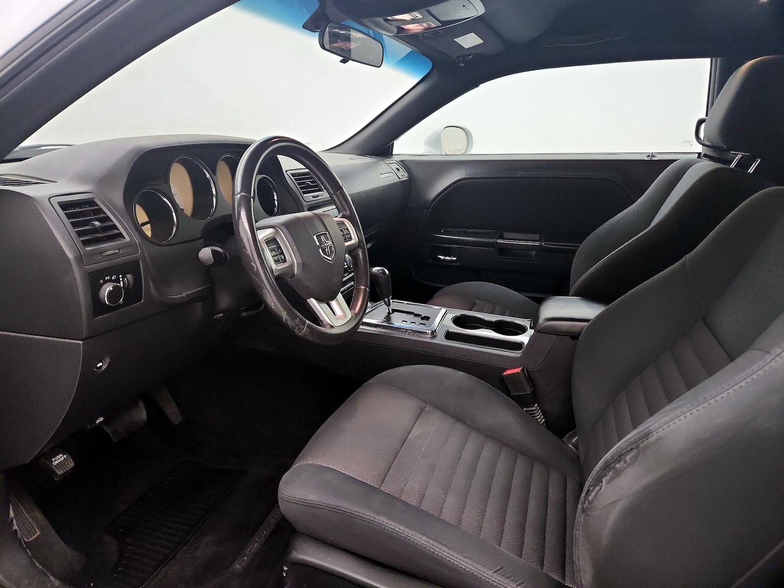 Power Seat(s) & Side Airbags