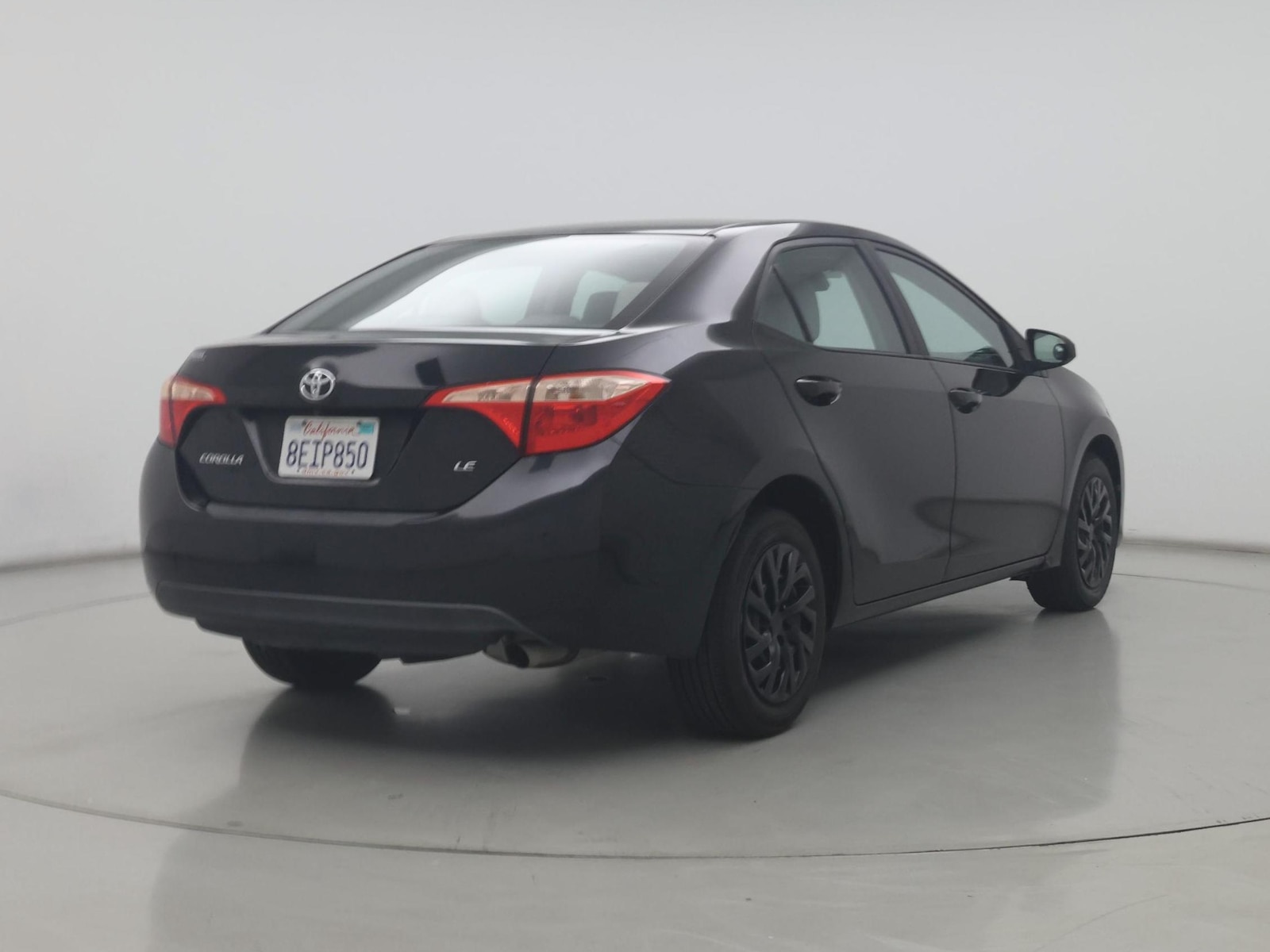 2018 Toyota Corolla LE - Photo 9