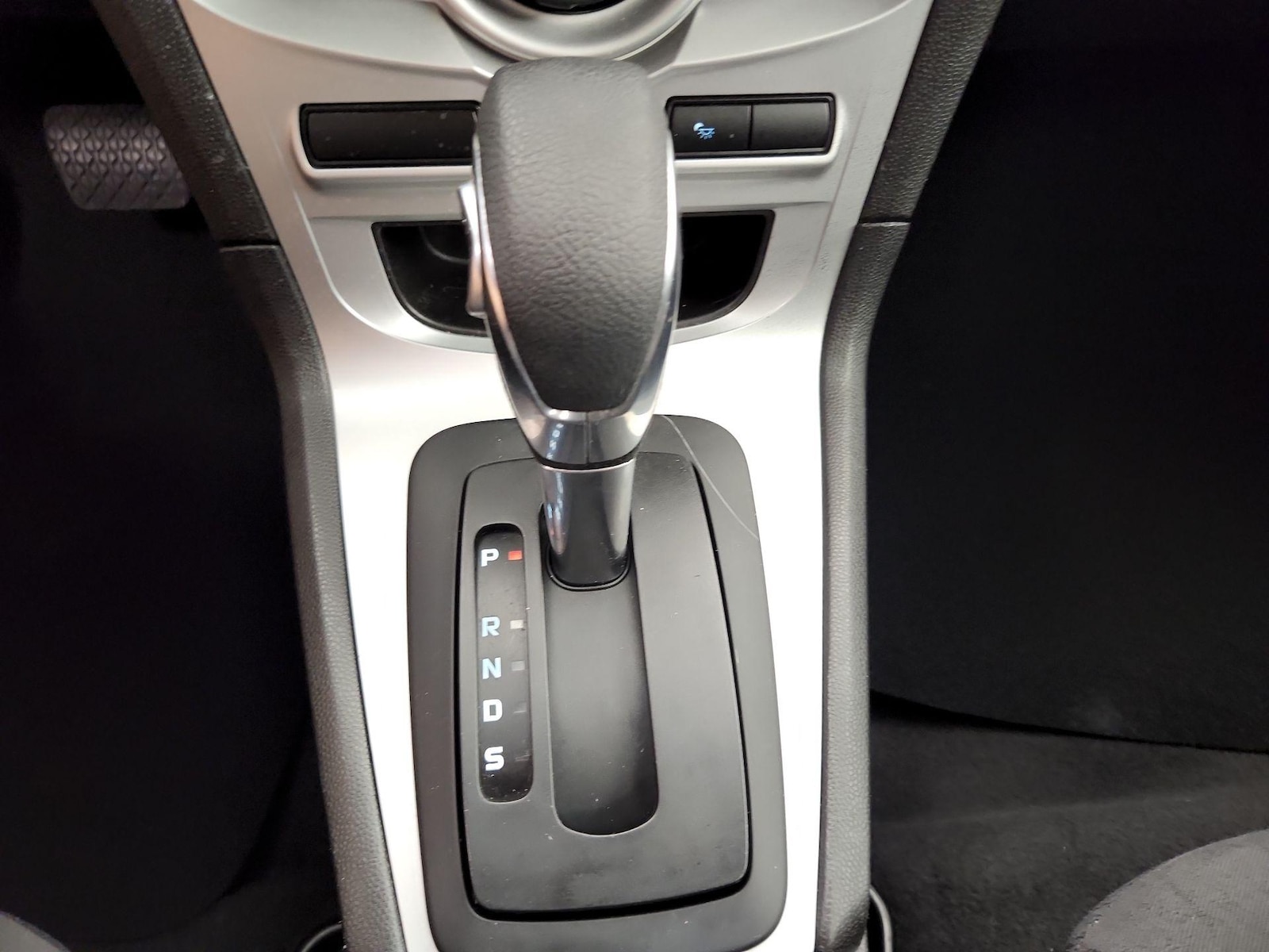 2018 Ford Fiesta SE - Photo 18