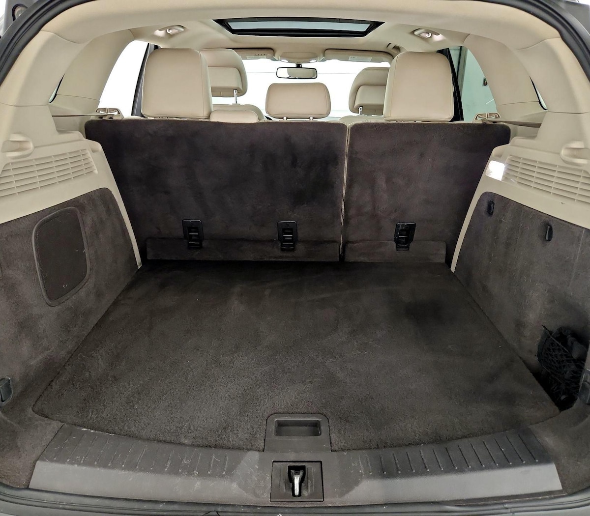Trunk/Cargo (Seats Up)