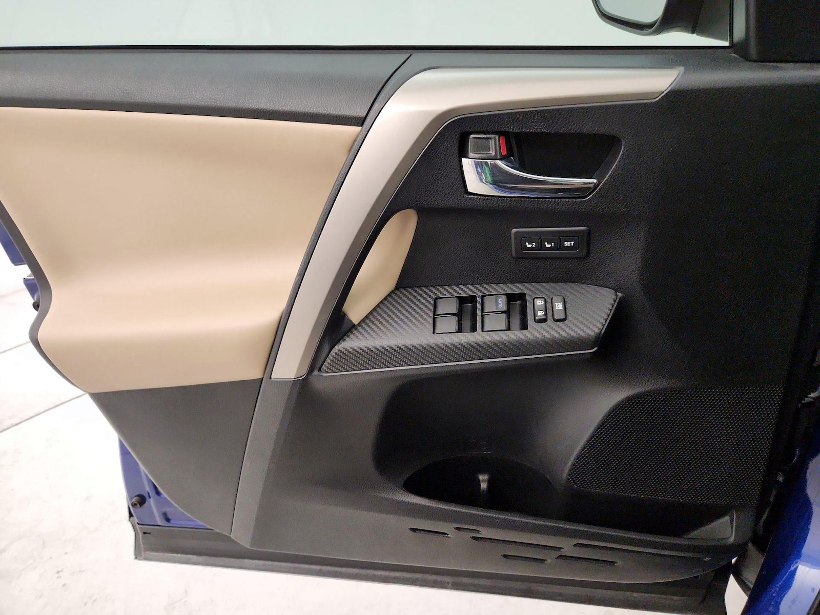 2015 Toyota RAV4 Limited - Photo 13