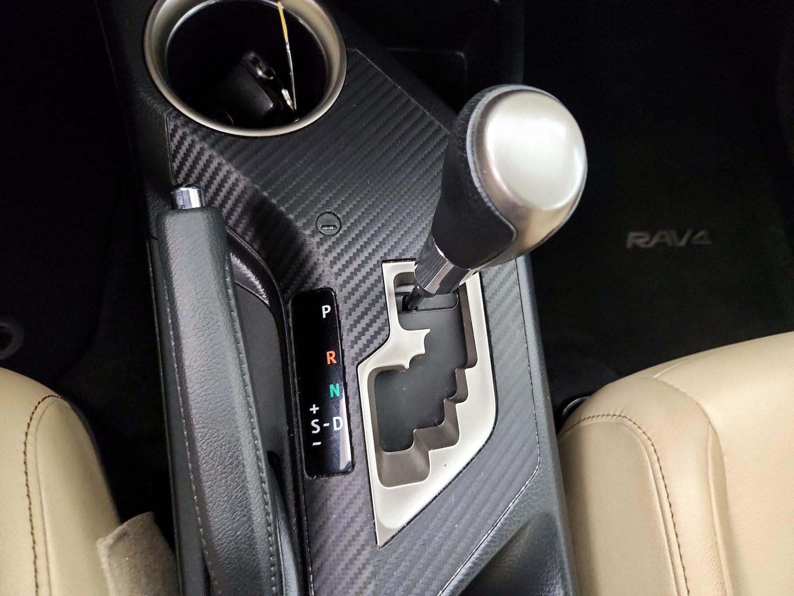 2015 Toyota RAV4 Limited - Photo 18