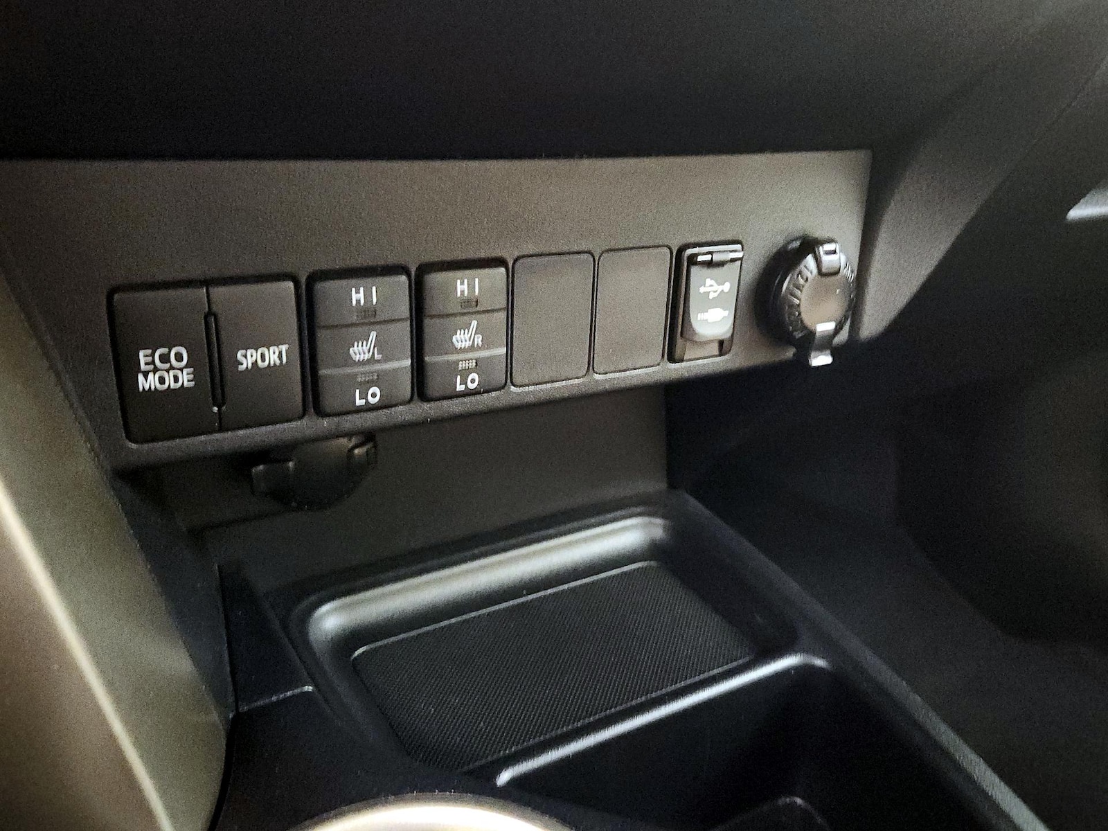 2015 Toyota RAV4 Limited - Photo 19