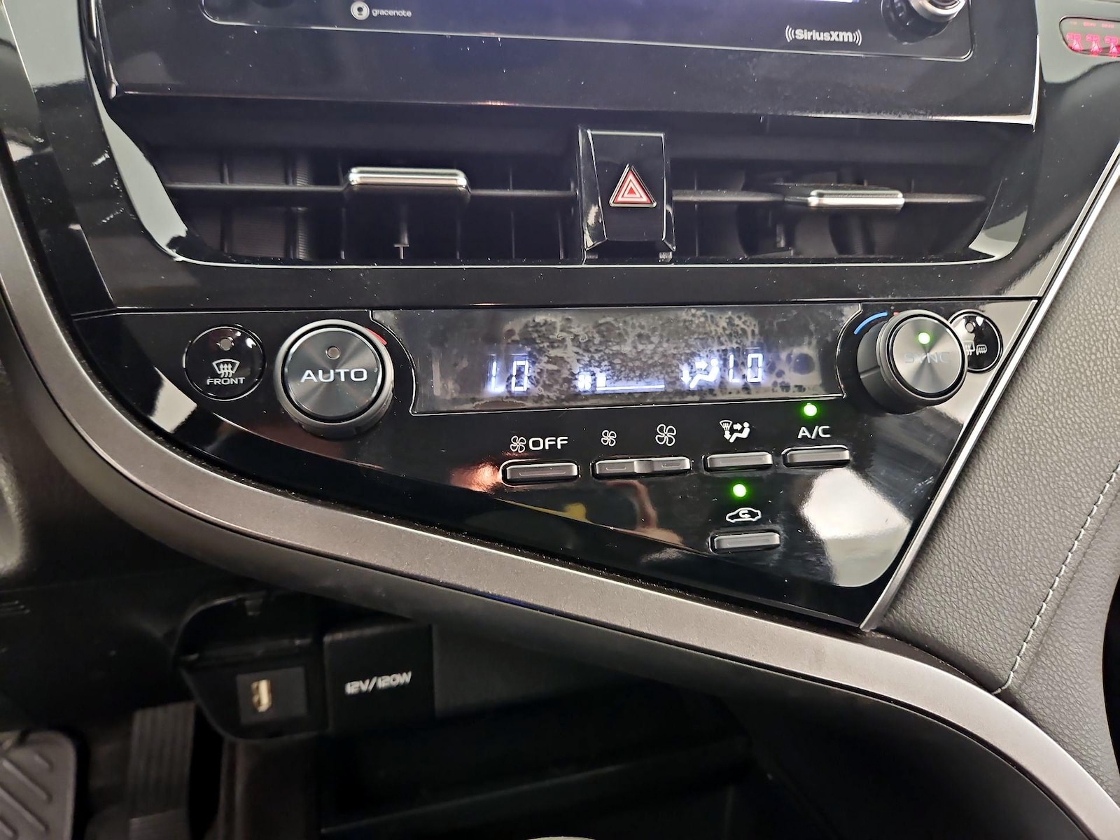 2023 Toyota Camry SE - Photo 17