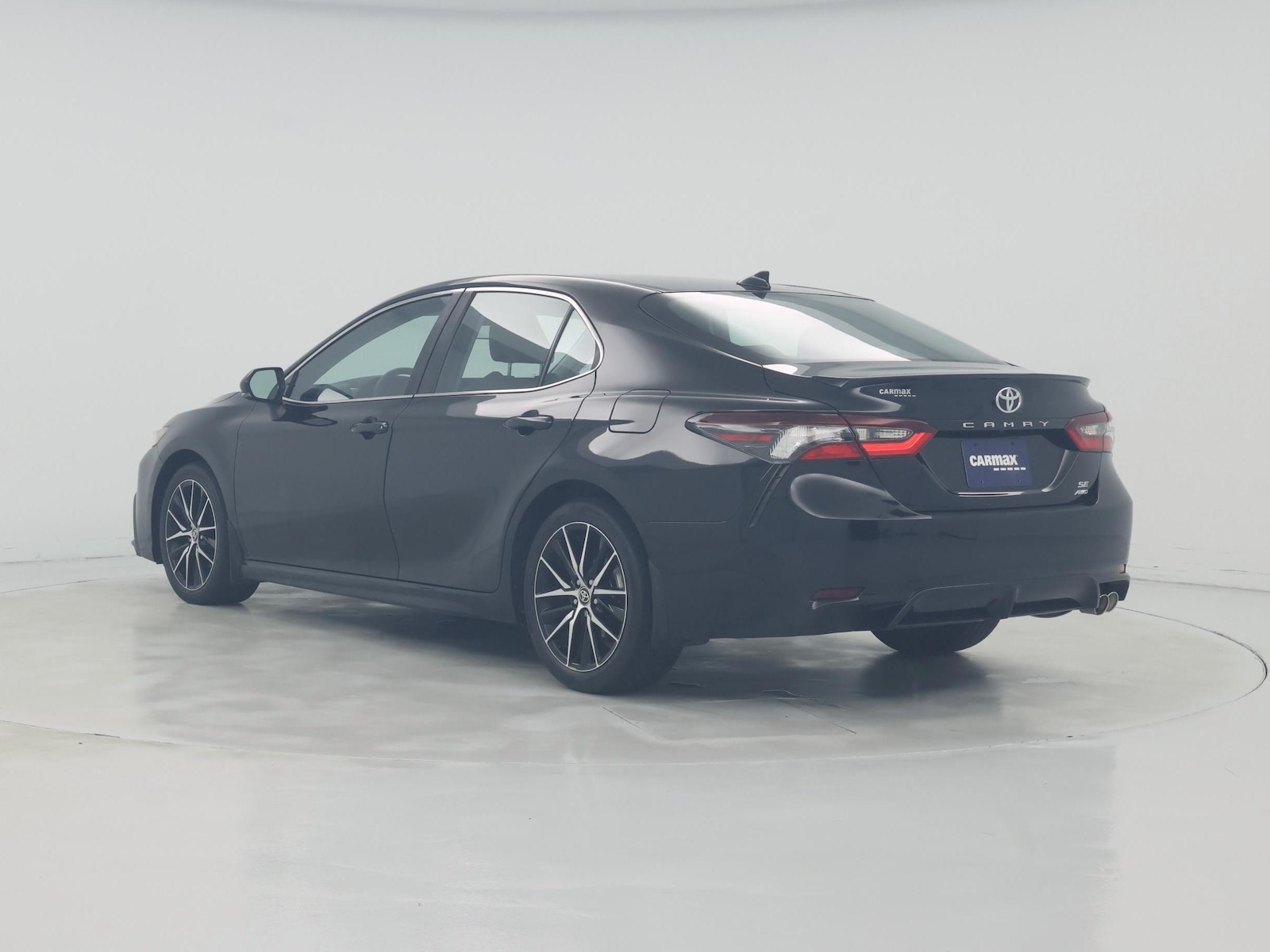 2023 Toyota Camry SE - Photo 3