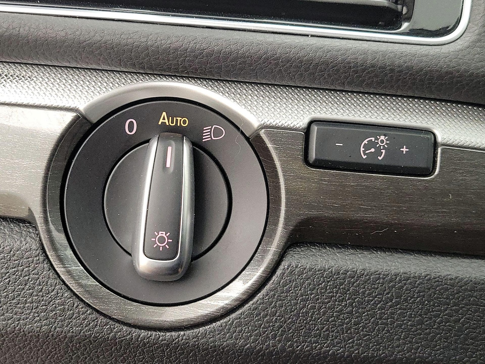 2018 Volkswagen Passat SE - Photo 14