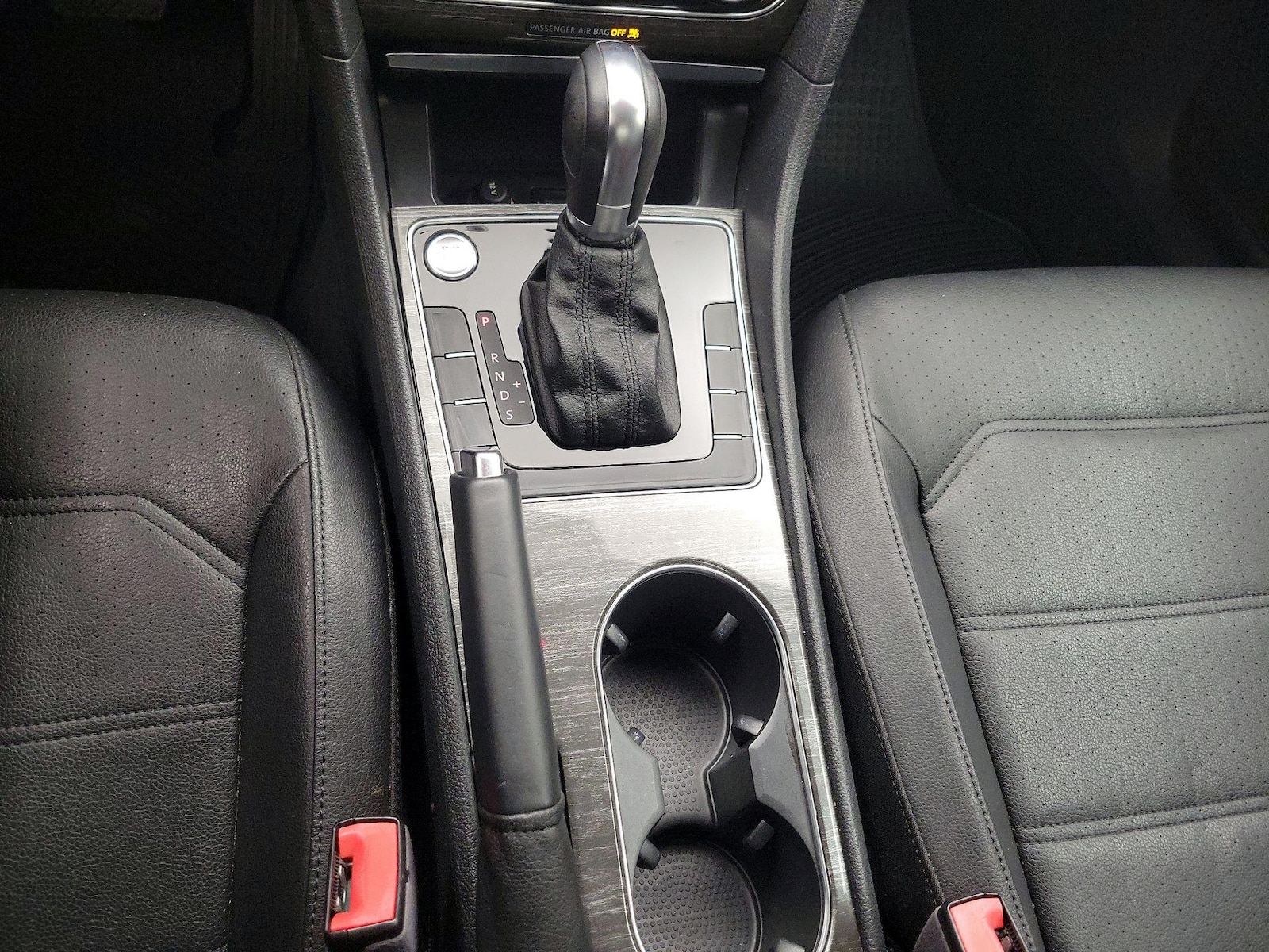 2018 Volkswagen Passat SE - Photo 18