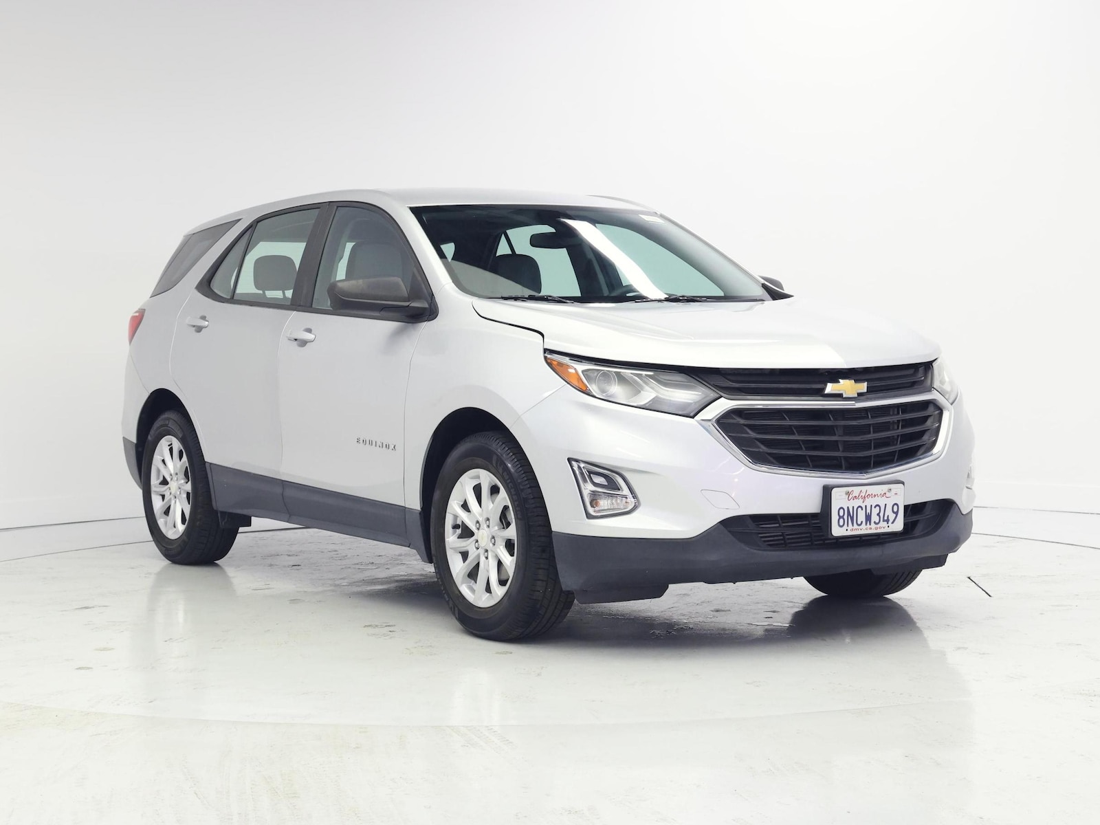 2020 Chevrolet Equinox LS - Photo 2