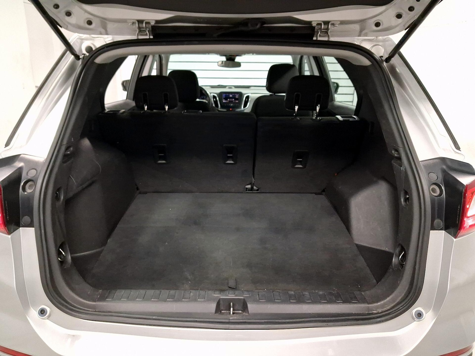 2020 Chevrolet Equinox LS - Photo 17