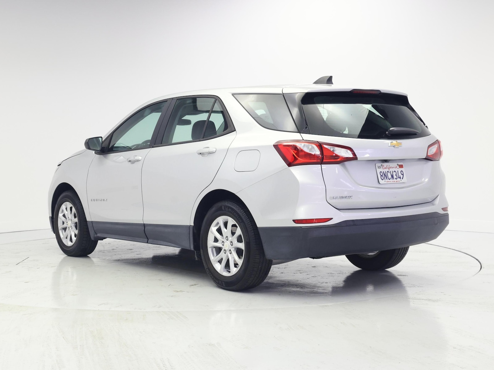 2020 Chevrolet Equinox LS - Photo 3