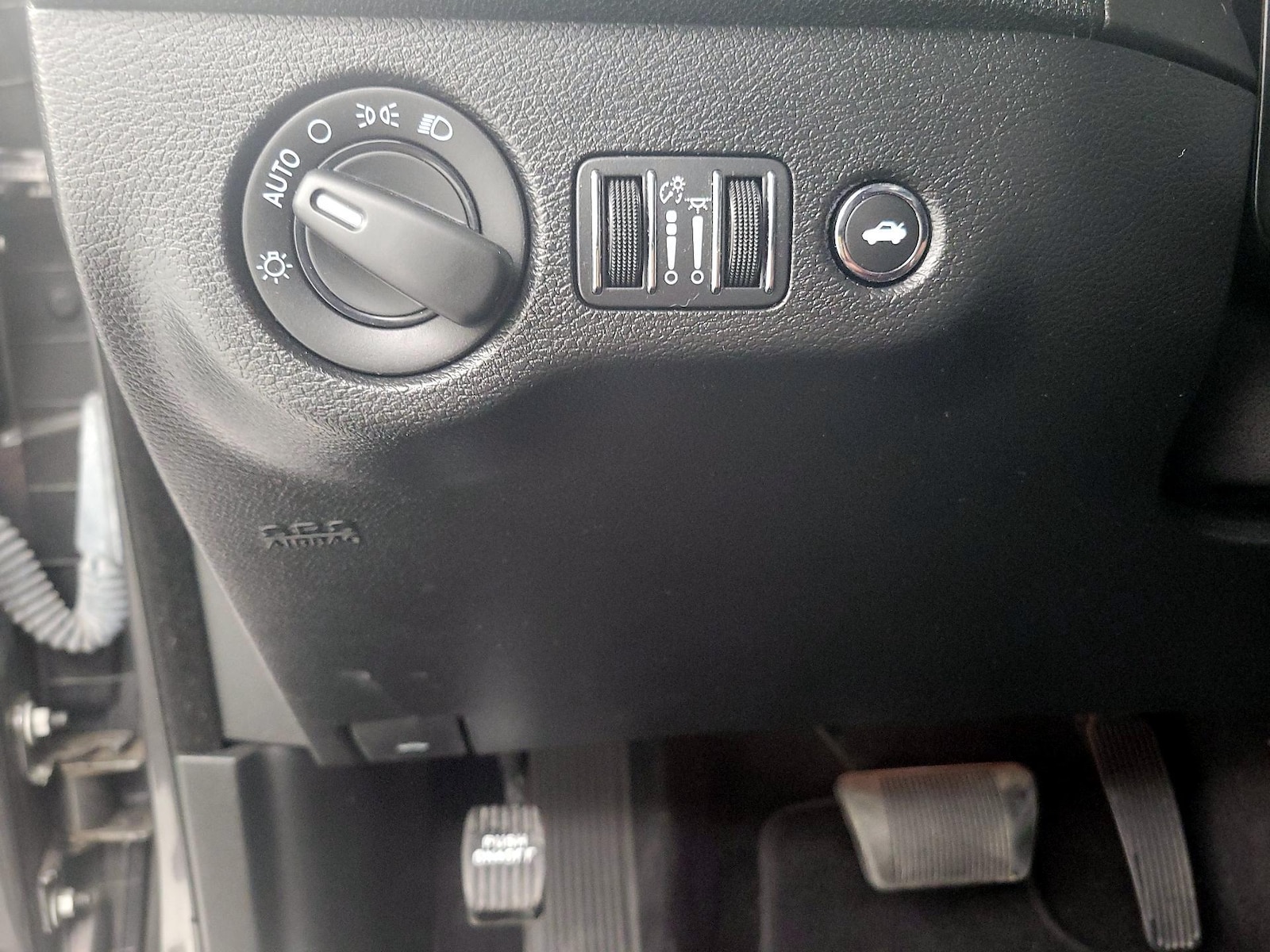 2022 Dodge Charger SXT - Photo 14