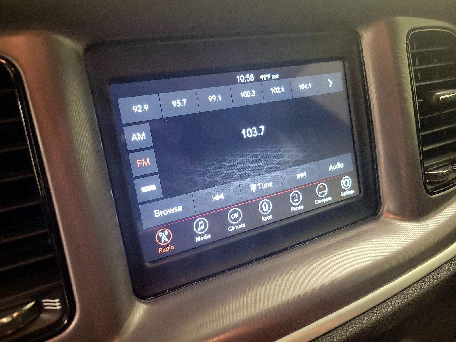 2022 Dodge Charger SXT - Photo 16