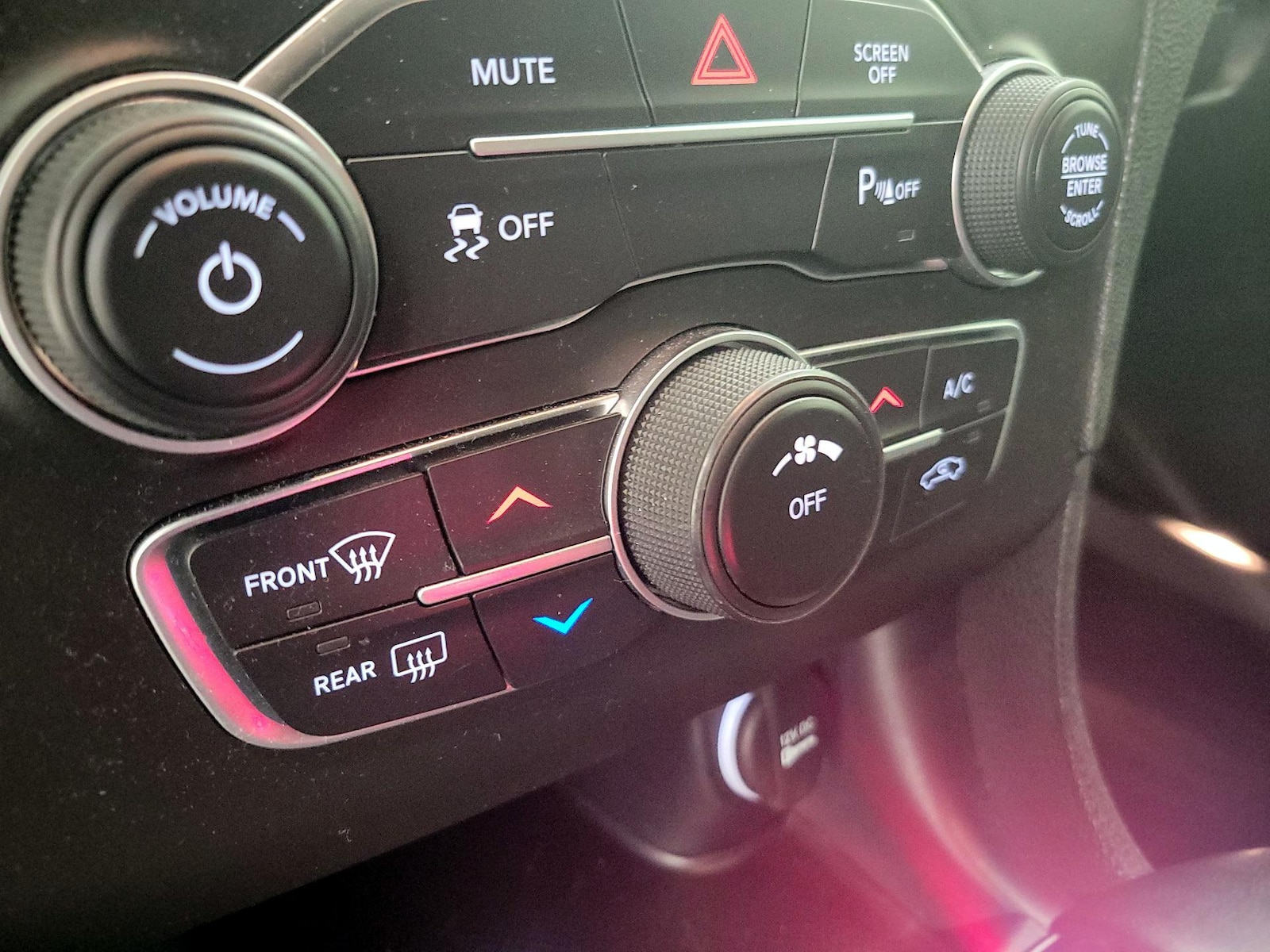 2022 Dodge Charger SXT - Photo 17